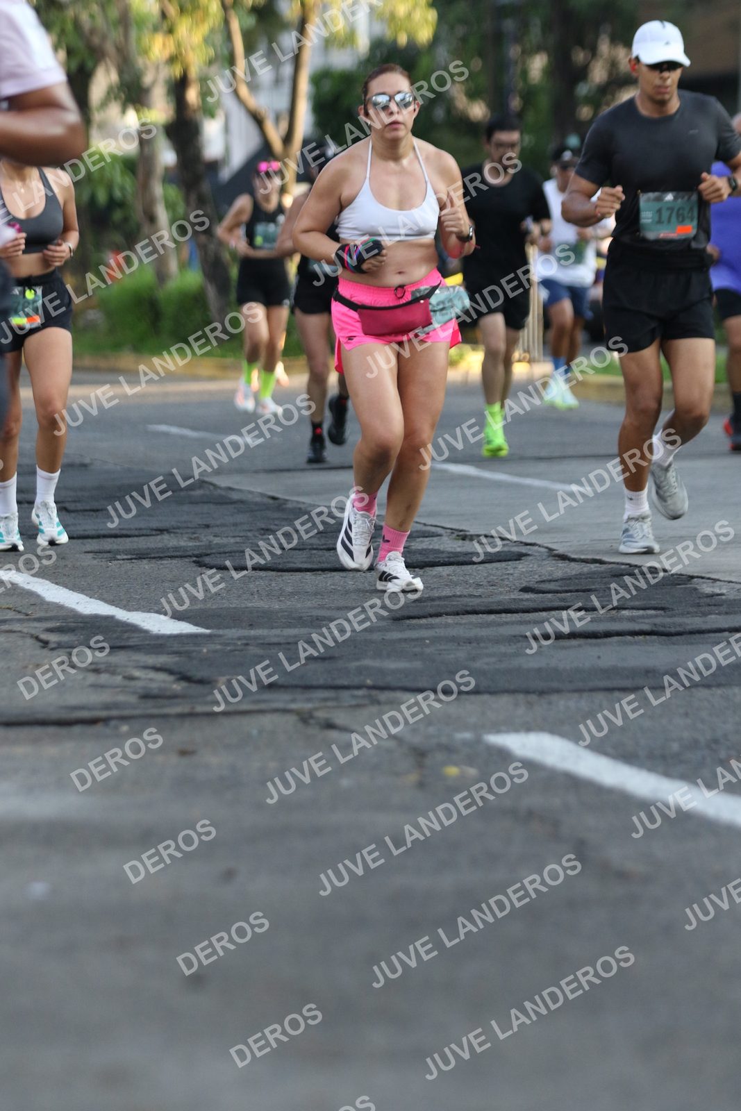 Foto de ADIDAS SPLITS GUADALAJARA 15K / 30K en Av. San Ignacio esquina Av. Ignacio L. Vallarta, Zapopan a las 07:29 · dorsal 1764