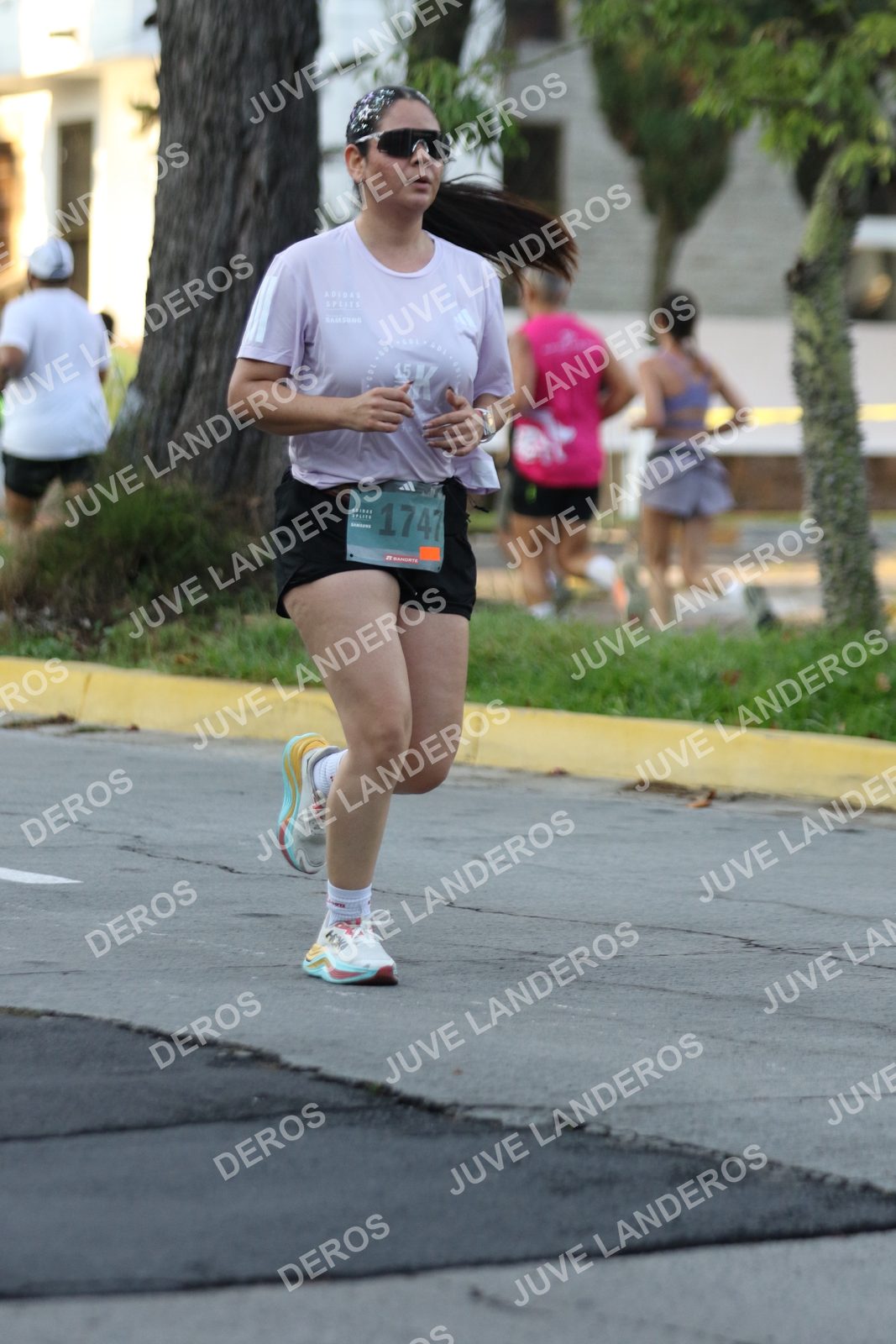 Foto de ADIDAS SPLITS GUADALAJARA 15K / 30K en Av. San Ignacio esquina Av. Ignacio L. Vallarta, Zapopan a las 07:25 · dorsal 1747