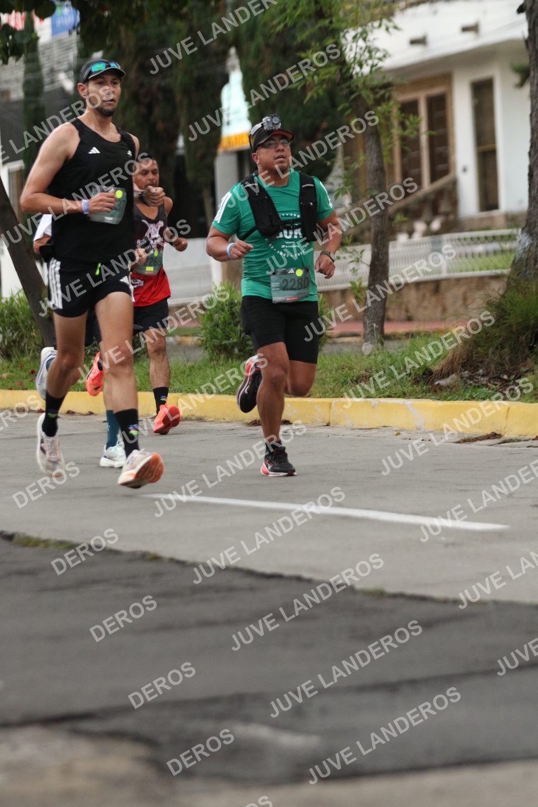 Foto de ADIDAS SPLITS GUADALAJARA 15K / 30K en Av. San Ignacio esquina Av. Ignacio L. Vallarta, Zapopan a las 06:51 · dorsal 2280, 26