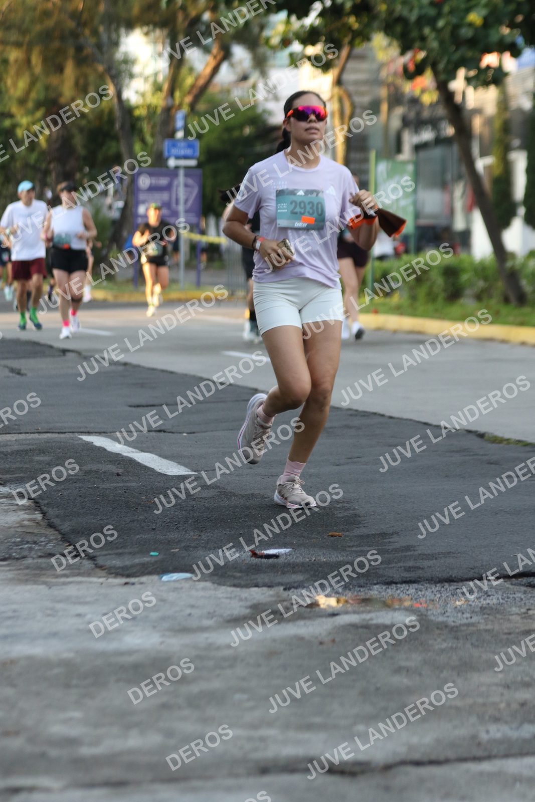 Foto de ADIDAS SPLITS GUADALAJARA 15K / 30K en Av. San Ignacio esquina Av. Ignacio L. Vallarta, Zapopan a las 07:13 · dorsal 2930