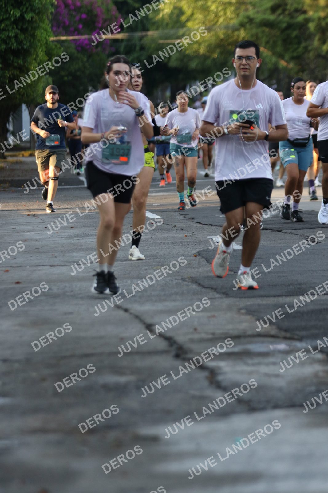 Foto de ADIDAS SPLITS GUADALAJARA 15K / 30K en Av. San Ignacio esquina Av. Ignacio L. Vallarta, Zapopan a las 07:19 · dorsal 1937