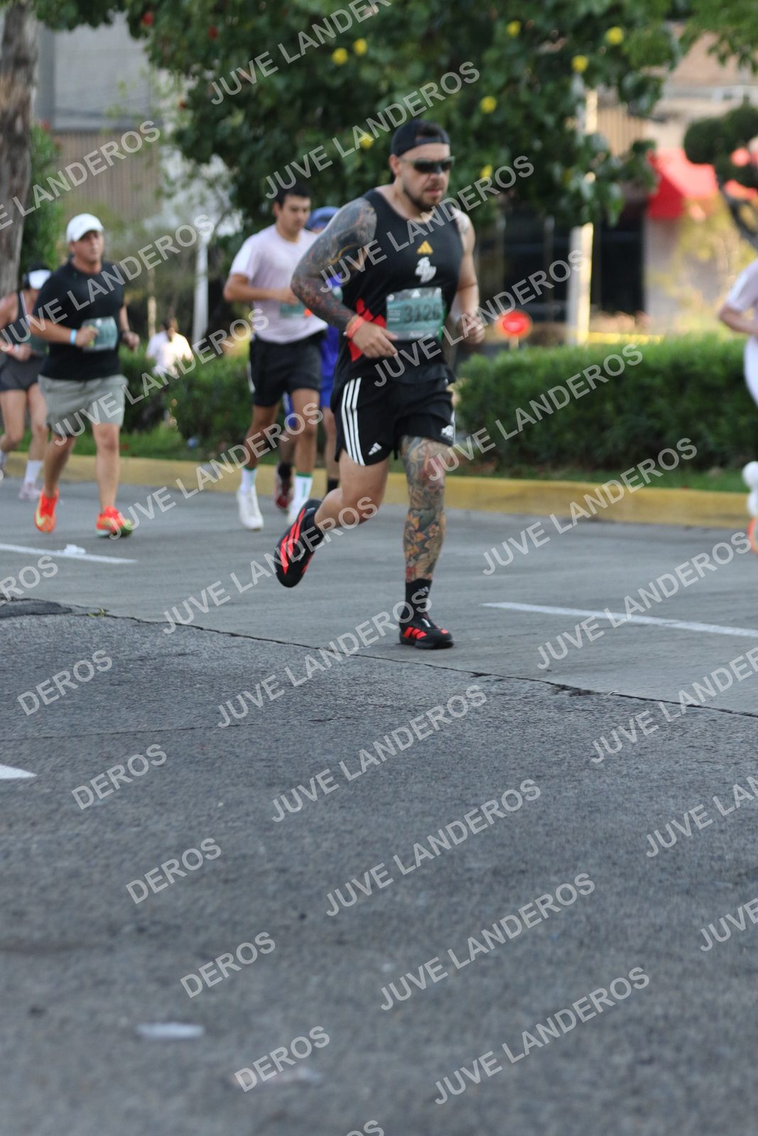 Foto de ADIDAS SPLITS GUADALAJARA 15K / 30K en Av. San Ignacio esquina Av. Ignacio L. Vallarta, Zapopan a las 07:33 · dorsal 3126