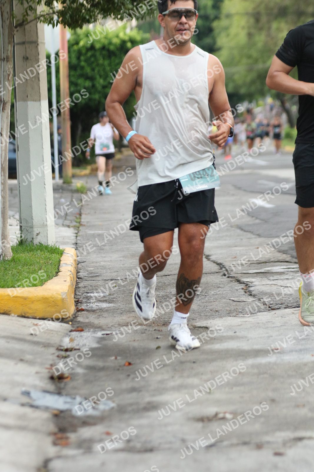 Foto de ADIDAS SPLITS GUADALAJARA 15K / 30K en Av. San Ignacio esquina Av. Ignacio L. Vallarta, Zapopan a las 07:02 · dorsal 942