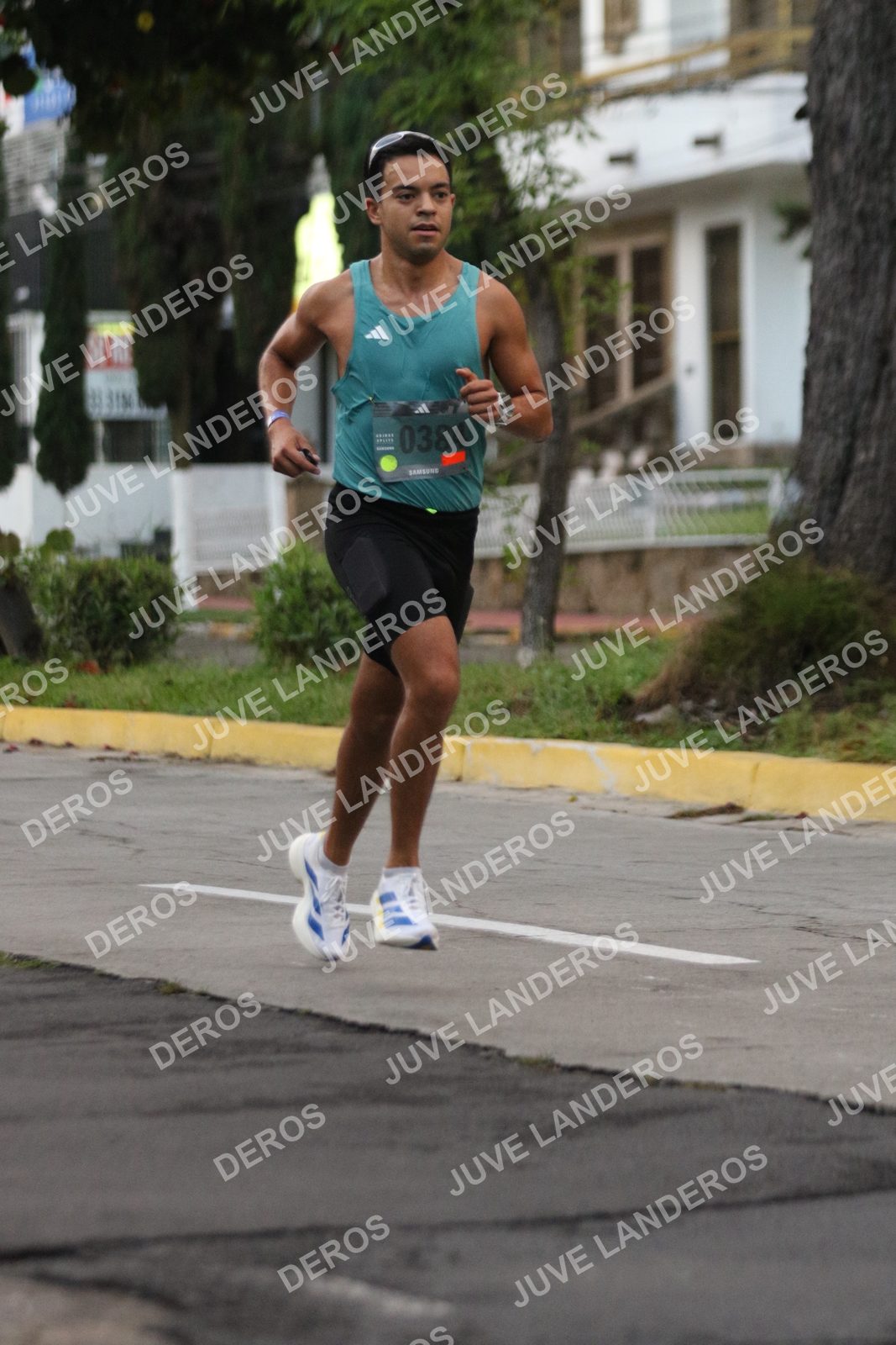 Foto de ADIDAS SPLITS GUADALAJARA 15K / 30K en Av. San Ignacio esquina Av. Ignacio L. Vallarta, Zapopan a las 06:46 · dorsal 384