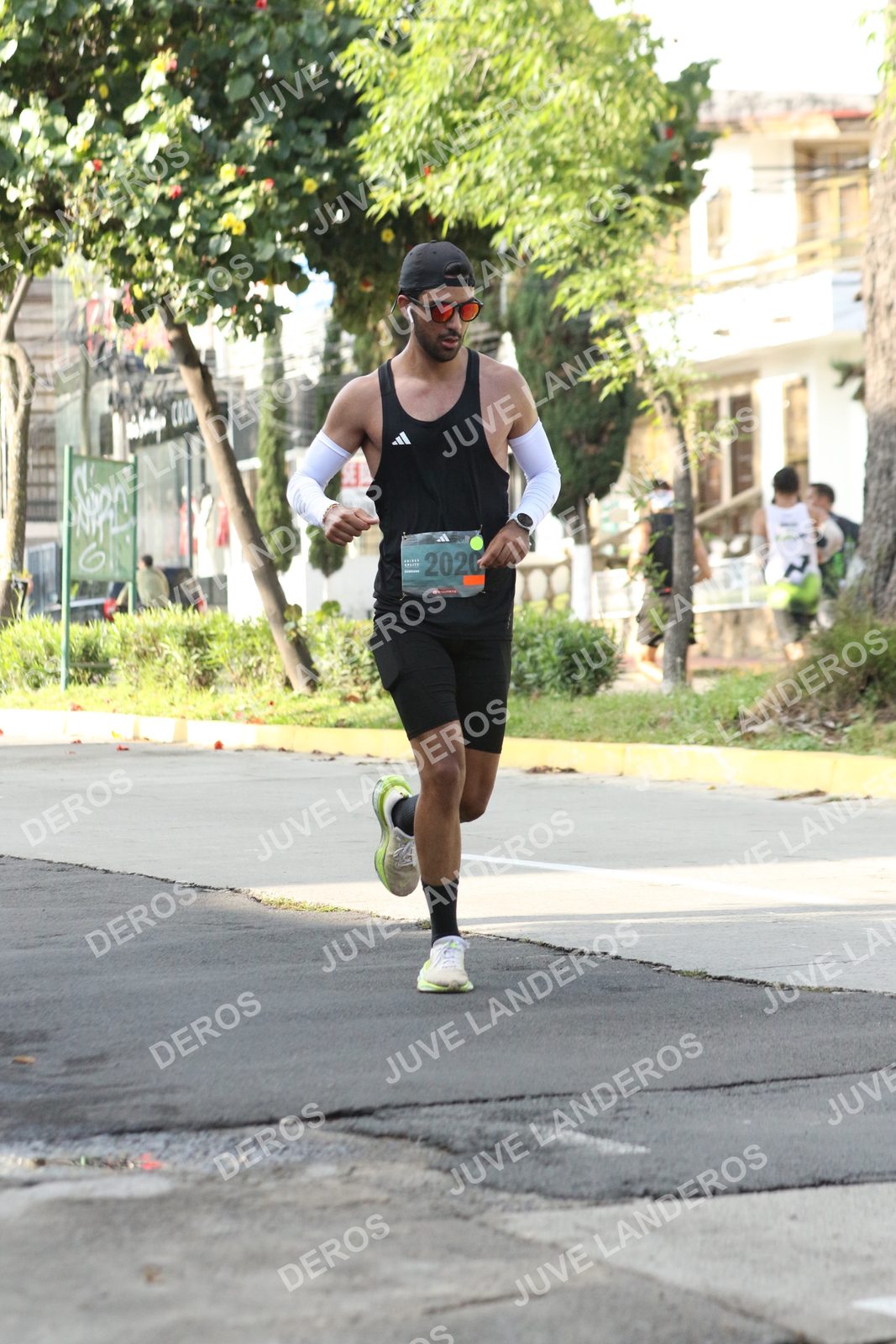 Foto de ADIDAS SPLITS GUADALAJARA 15K / 30K en Av. San Ignacio esquina Av. Ignacio L. Vallarta, Zapopan a las 08:32 · dorsal 2020