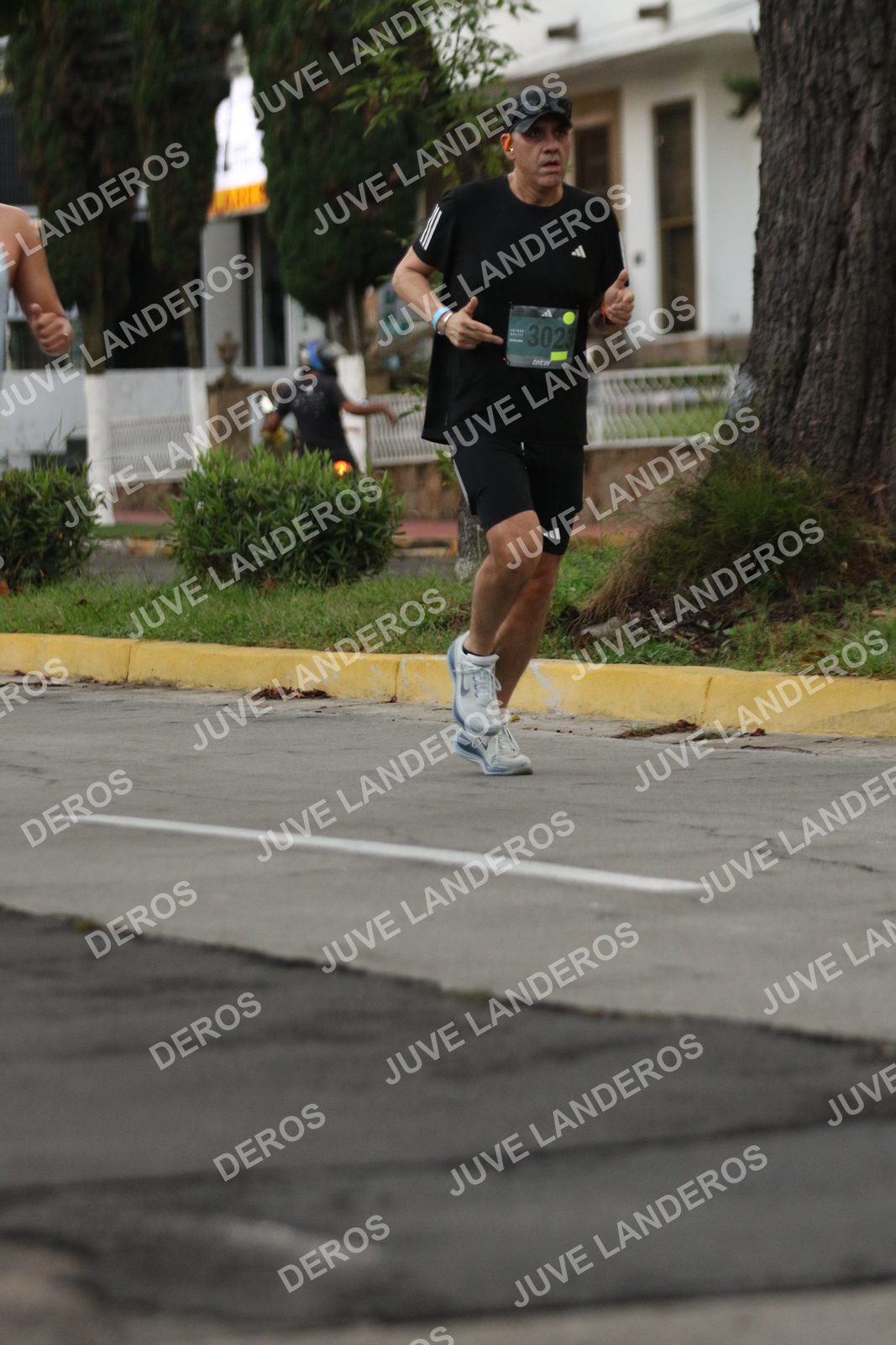 Foto de ADIDAS SPLITS GUADALAJARA 15K / 30K en Av. San Ignacio esquina Av. Ignacio L. Vallarta, Zapopan a las 06:51 · dorsal 3023