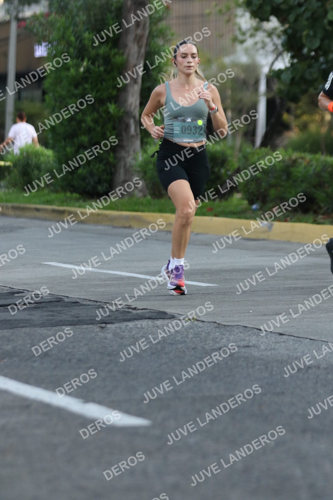 Foto de ADIDAS SPLITS GUADALAJARA 15K / 30K en Av. San Ignacio esquina Av. Ignacio L. Vallarta, Zapopan a las 07:28 · dorsal 932