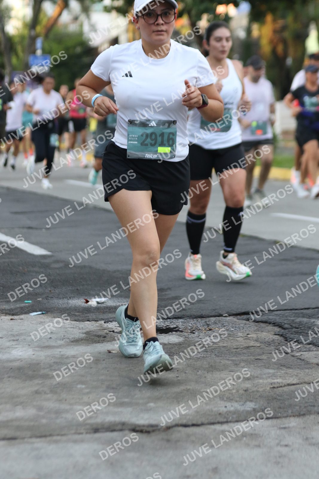 Foto de ADIDAS SPLITS GUADALAJARA 15K / 30K en Av. San Ignacio esquina Av. Ignacio L. Vallarta, Zapopan a las 07:08 · dorsal 2916