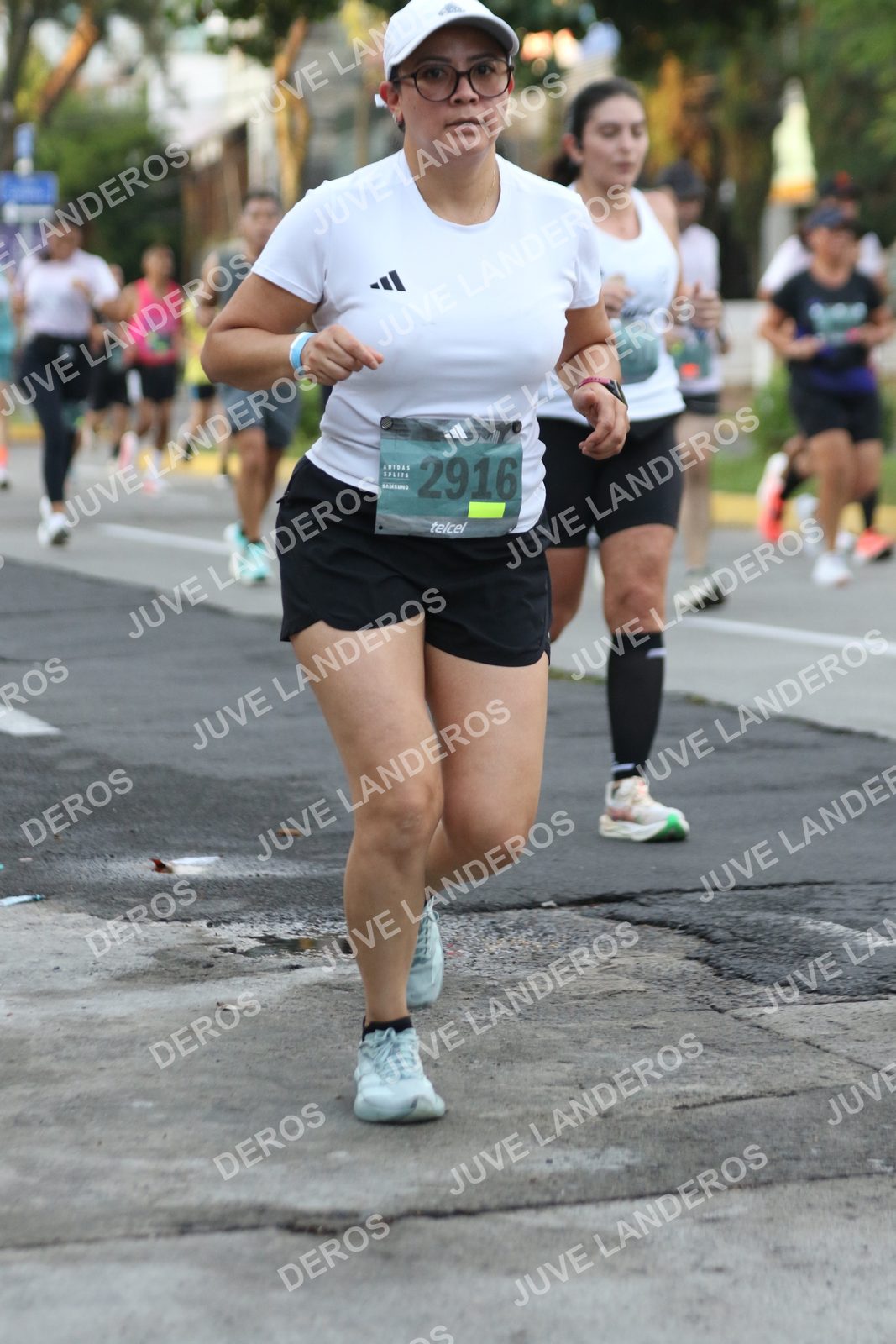 Foto de ADIDAS SPLITS GUADALAJARA 15K / 30K en Av. San Ignacio esquina Av. Ignacio L. Vallarta, Zapopan a las 07:08 · dorsal 2916