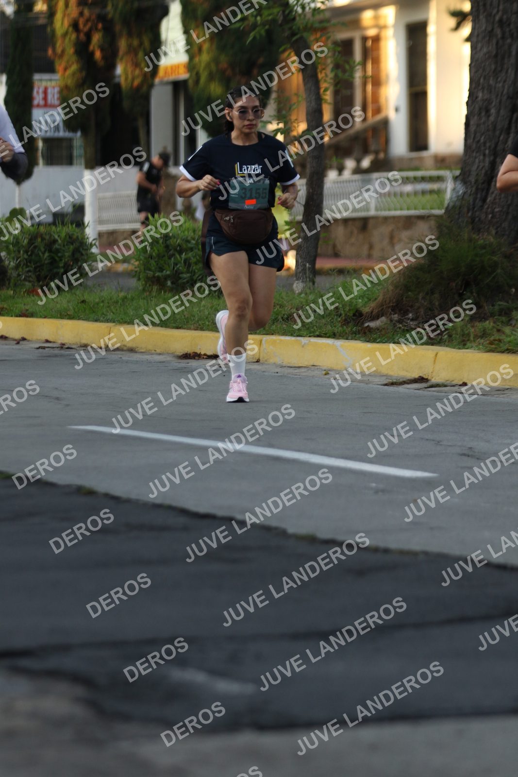 Foto de ADIDAS SPLITS GUADALAJARA 15K / 30K en Av. San Ignacio esquina Av. Ignacio L. Vallarta, Zapopan a las 07:13 · dorsal 3155, 3156
