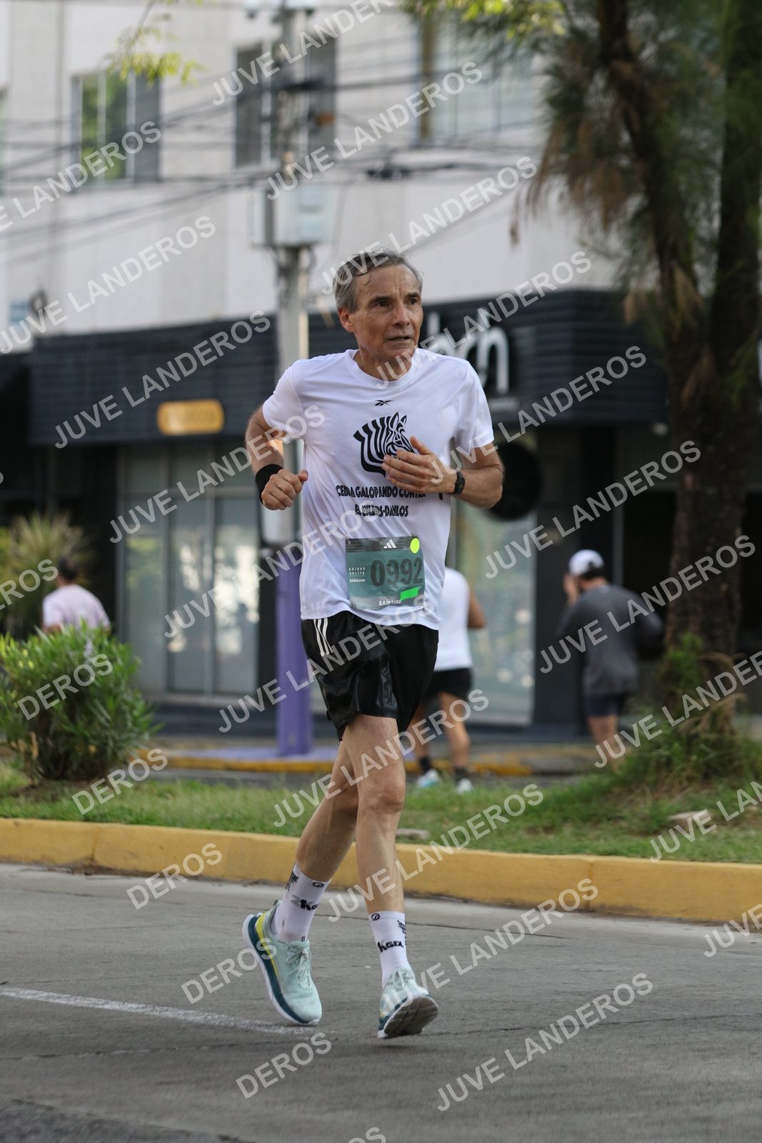Foto de ADIDAS SPLITS GUADALAJARA 15K / 30K en Av. San Ignacio esquina Av. Ignacio L. Vallarta, Zapopan a las 08:39 · dorsal 992