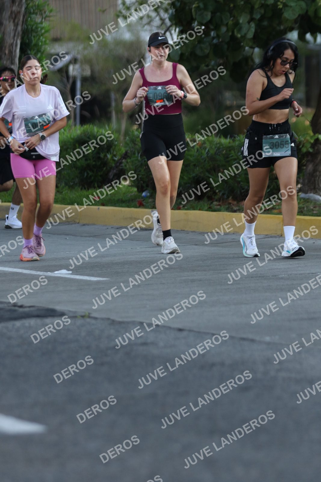 Foto de ADIDAS SPLITS GUADALAJARA 15K / 30K en Av. San Ignacio esquina Av. Ignacio L. Vallarta, Zapopan a las 07:44 · dorsal 3055