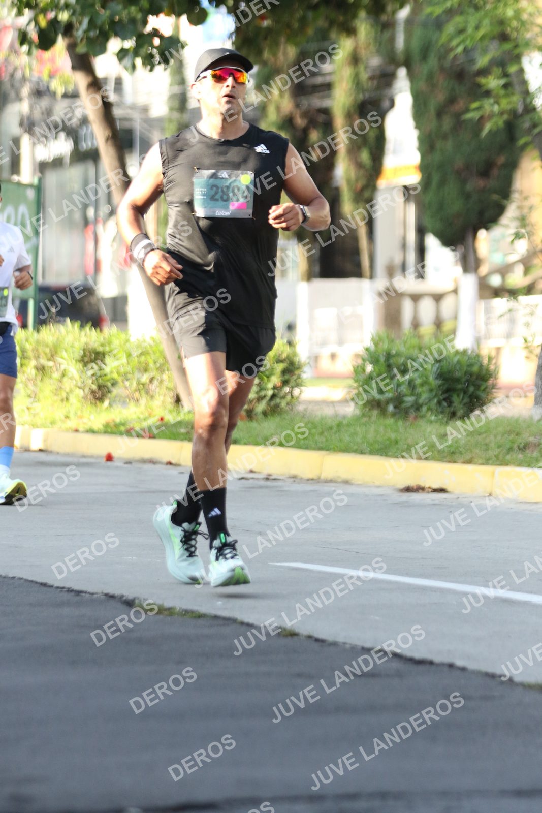 Foto de ADIDAS SPLITS GUADALAJARA 15K / 30K en Av. San Ignacio esquina Av. Ignacio L. Vallarta, Zapopan a las 08:22 · dorsal 2884
