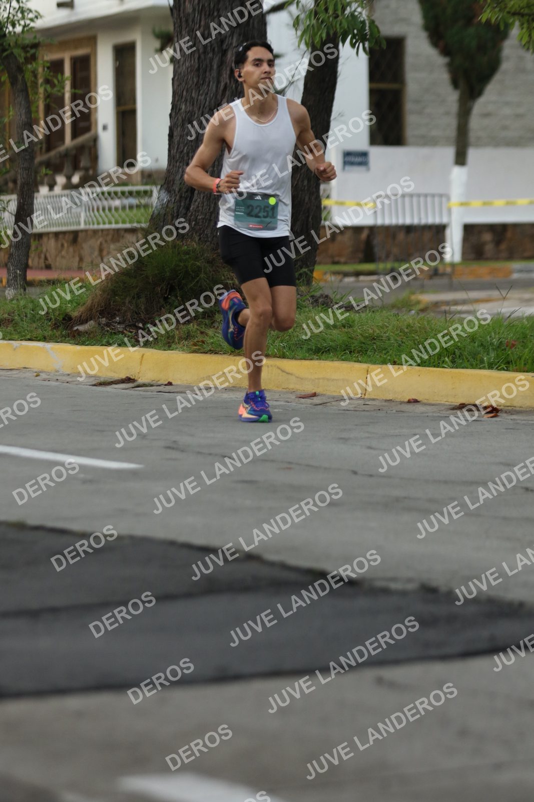 Foto de ADIDAS SPLITS GUADALAJARA 15K / 30K en Av. San Ignacio esquina Av. Ignacio L. Vallarta, Zapopan a las 07:00 · dorsal 2251
