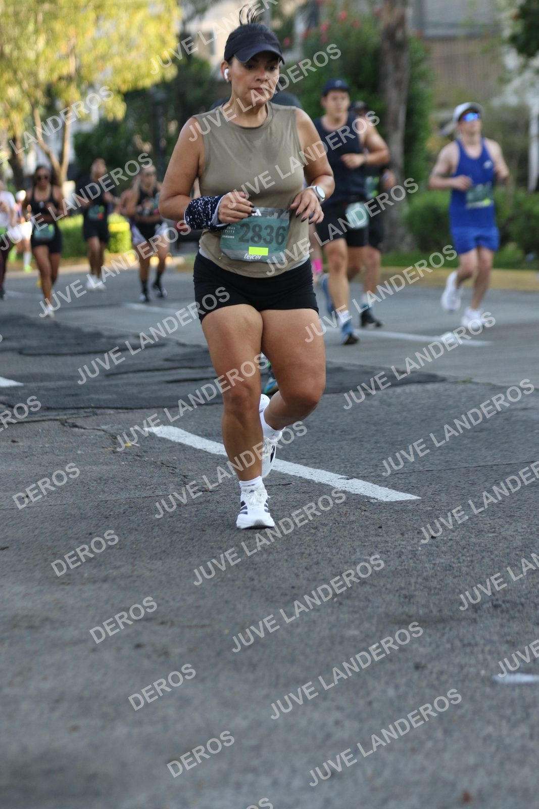 Foto de ADIDAS SPLITS GUADALAJARA 15K / 30K en Av. San Ignacio esquina Av. Ignacio L. Vallarta, Zapopan a las 07:34 · dorsal 2836