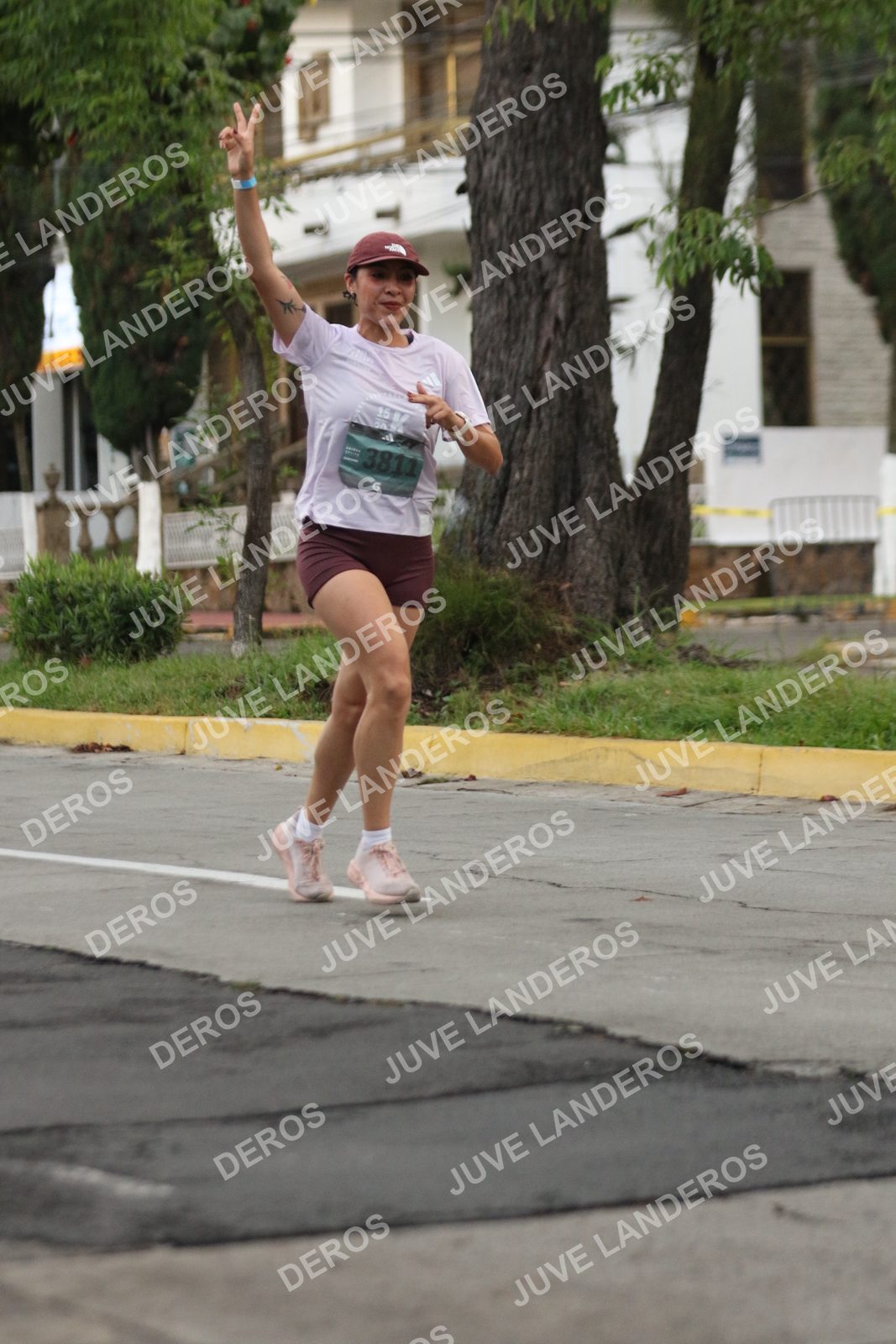 Foto de ADIDAS SPLITS GUADALAJARA 15K / 30K en Av. San Ignacio esquina Av. Ignacio L. Vallarta, Zapopan a las 06:52 · dorsal 3811
