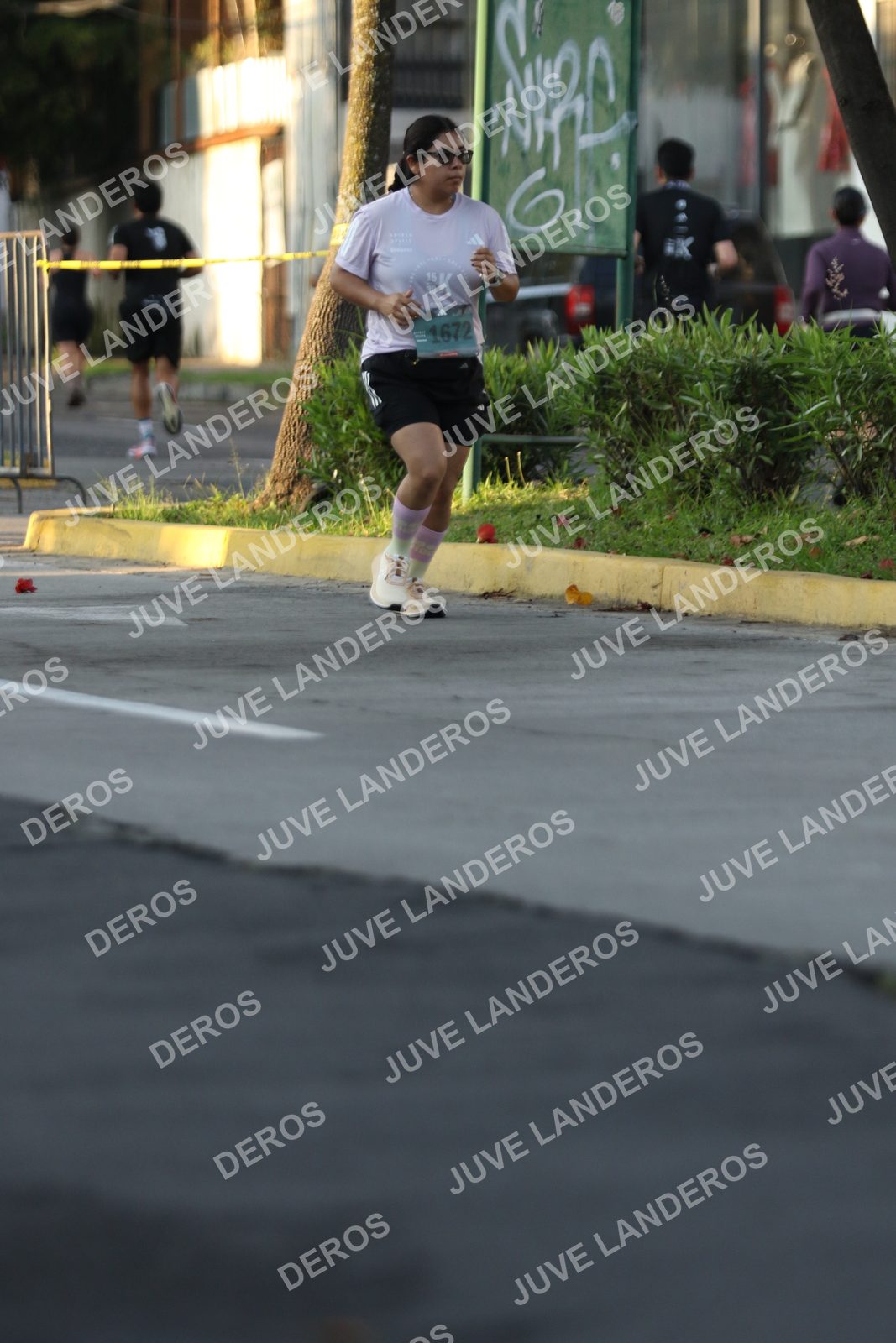 Foto de ADIDAS SPLITS GUADALAJARA 15K / 30K en Av. San Ignacio esquina Av. Ignacio L. Vallarta, Zapopan a las 07:21 · dorsal 1672