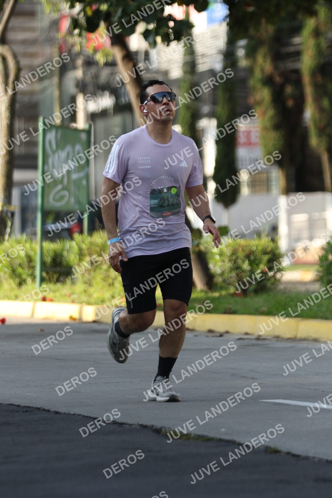 Foto de ADIDAS SPLITS GUADALAJARA 15K / 30K en Av. San Ignacio esquina Av. Ignacio L. Vallarta, Zapopan a las 08:21 · dorsal 2128