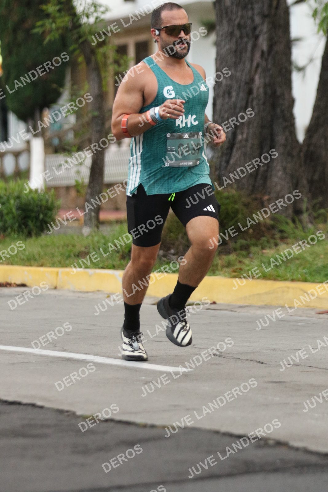 Foto de ADIDAS SPLITS GUADALAJARA 15K / 30K en Av. San Ignacio esquina Av. Ignacio L. Vallarta, Zapopan a las 06:50 · dorsal 439