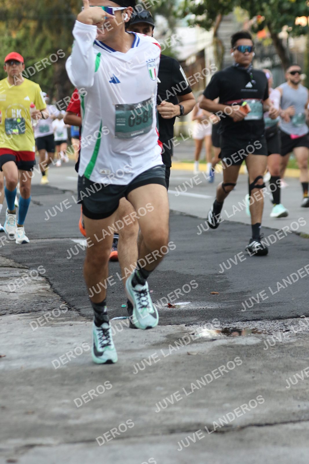 Foto de ADIDAS SPLITS GUADALAJARA 15K / 30K en Av. San Ignacio esquina Av. Ignacio L. Vallarta, Zapopan a las 07:07 · dorsal 584