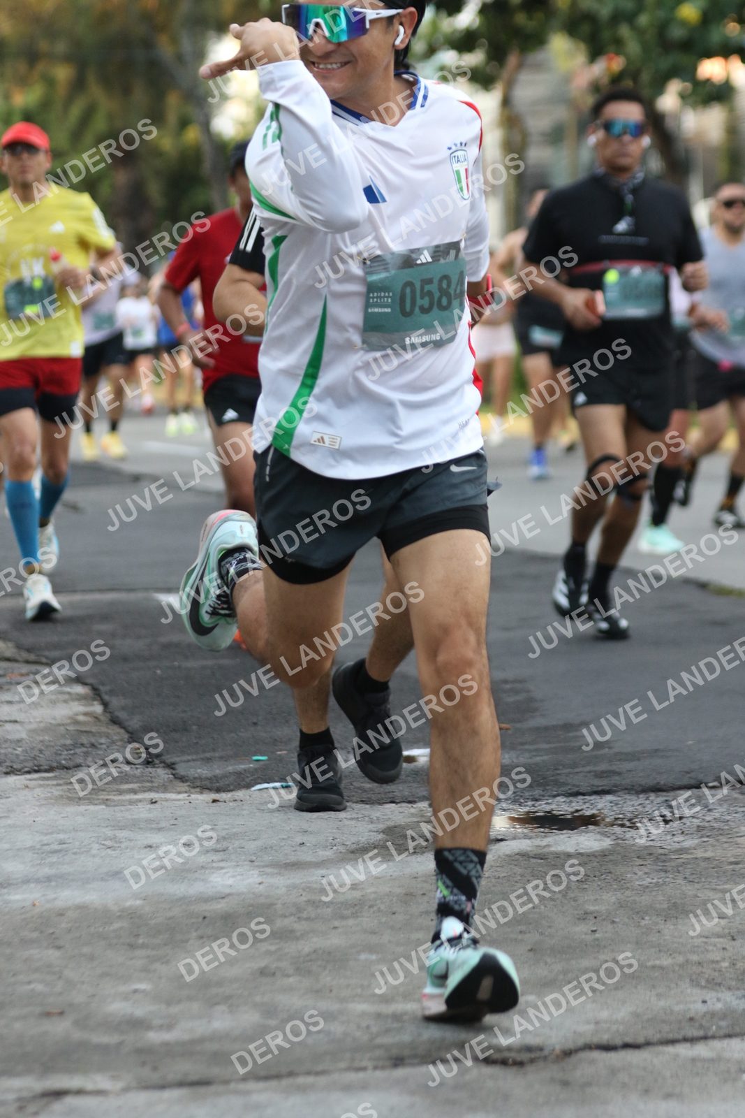 Foto de ADIDAS SPLITS GUADALAJARA 15K / 30K en Av. San Ignacio esquina Av. Ignacio L. Vallarta, Zapopan a las 07:07 · dorsal 584