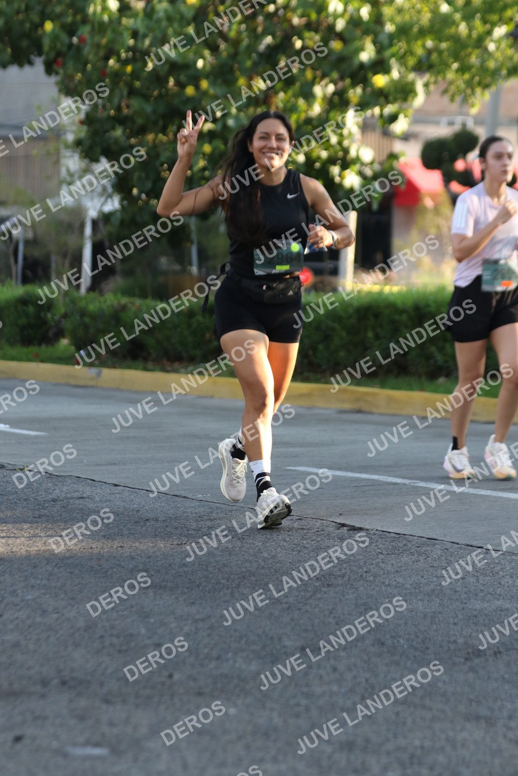 Foto de ADIDAS SPLITS GUADALAJARA 15K / 30K en Av. San Ignacio esquina Av. Ignacio L. Vallarta, Zapopan a las 07:49 · dorsal 2964