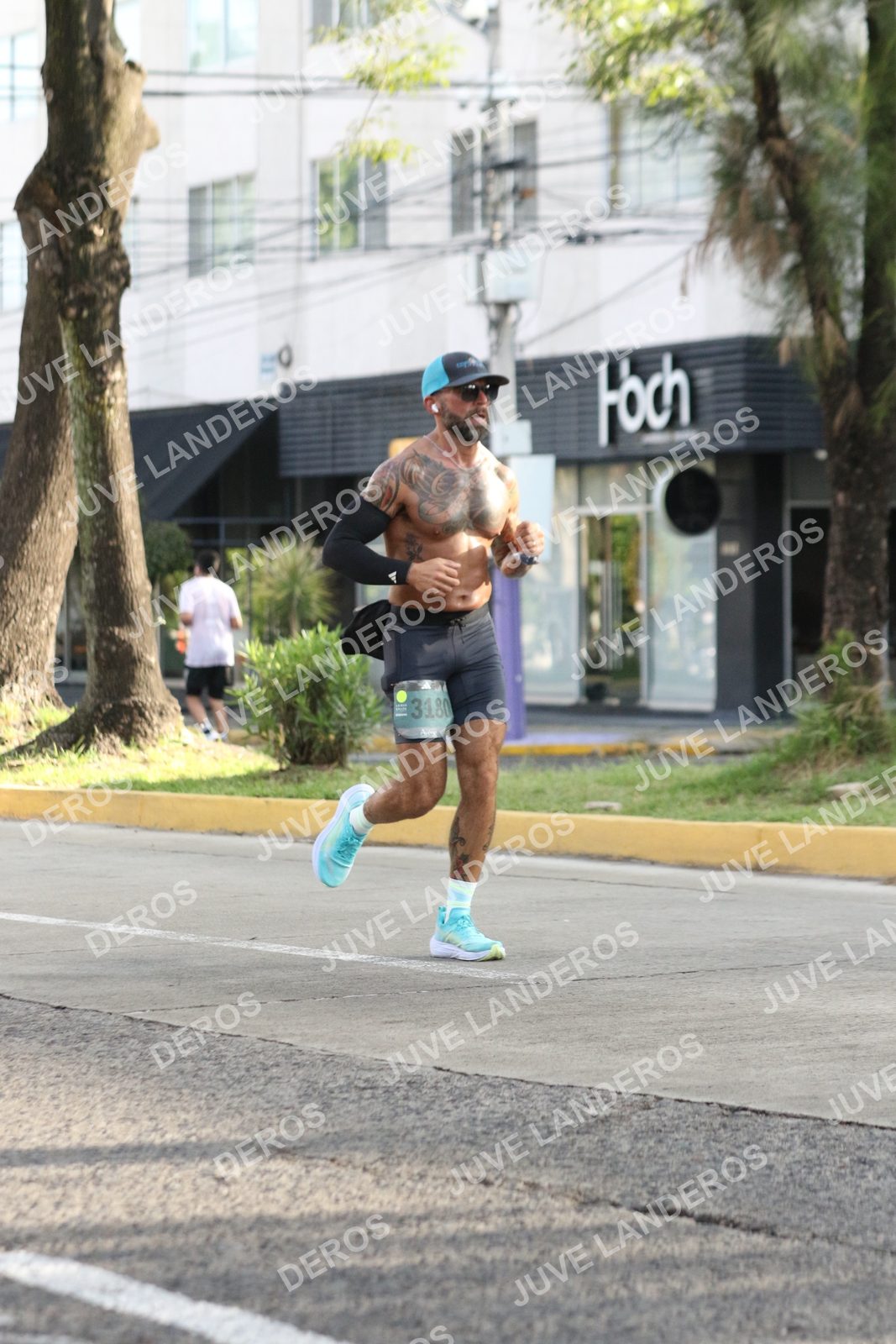 Foto de ADIDAS SPLITS GUADALAJARA 15K / 30K en Av. San Ignacio esquina Av. Ignacio L. Vallarta, Zapopan a las 08:44 · dorsal 3180