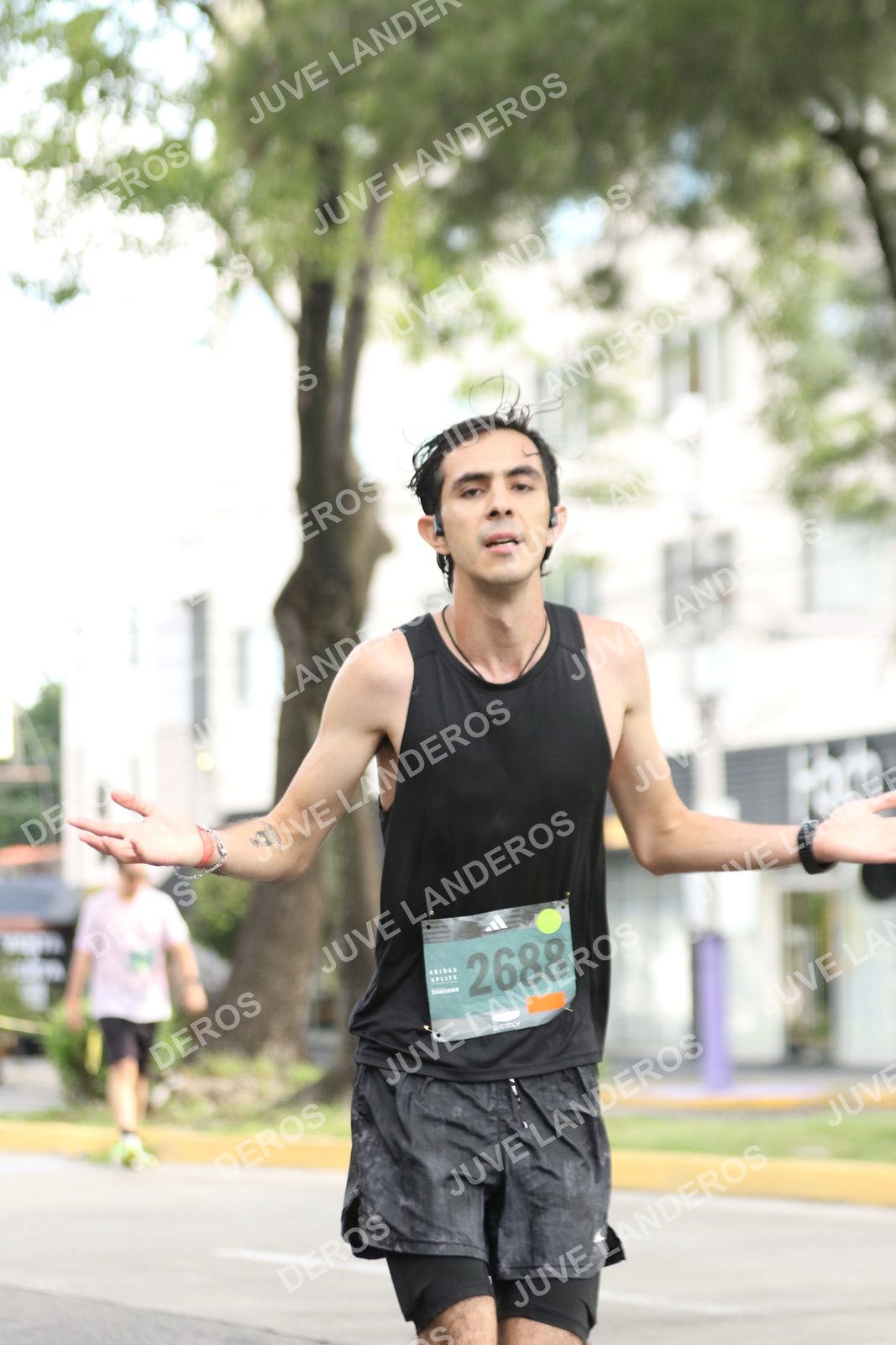Foto de ADIDAS SPLITS GUADALAJARA 15K / 30K en Av. San Ignacio esquina Av. Ignacio L. Vallarta, Zapopan a las 09:05 · dorsal 2688