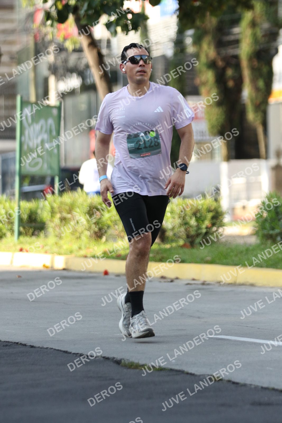 Foto de ADIDAS SPLITS GUADALAJARA 15K / 30K en Av. San Ignacio esquina Av. Ignacio L. Vallarta, Zapopan a las 08:21 · dorsal 2128
