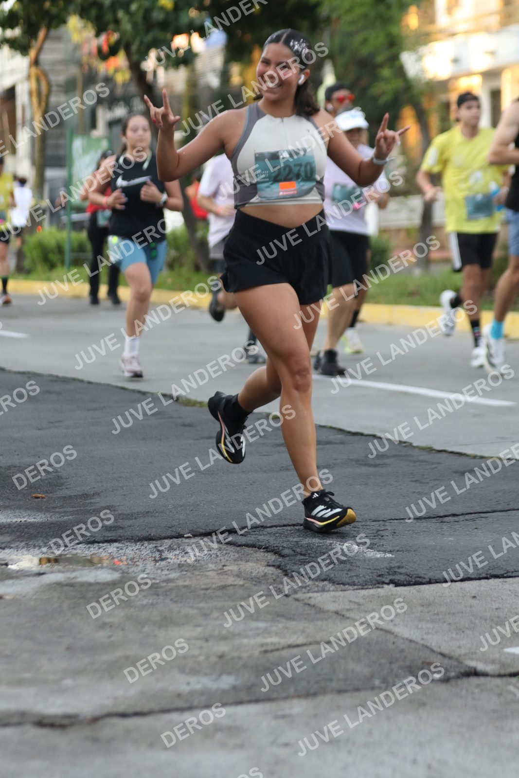 Foto de ADIDAS SPLITS GUADALAJARA 15K / 30K en Av. San Ignacio esquina Av. Ignacio L. Vallarta, Zapopan a las 07:08 · dorsal 2270