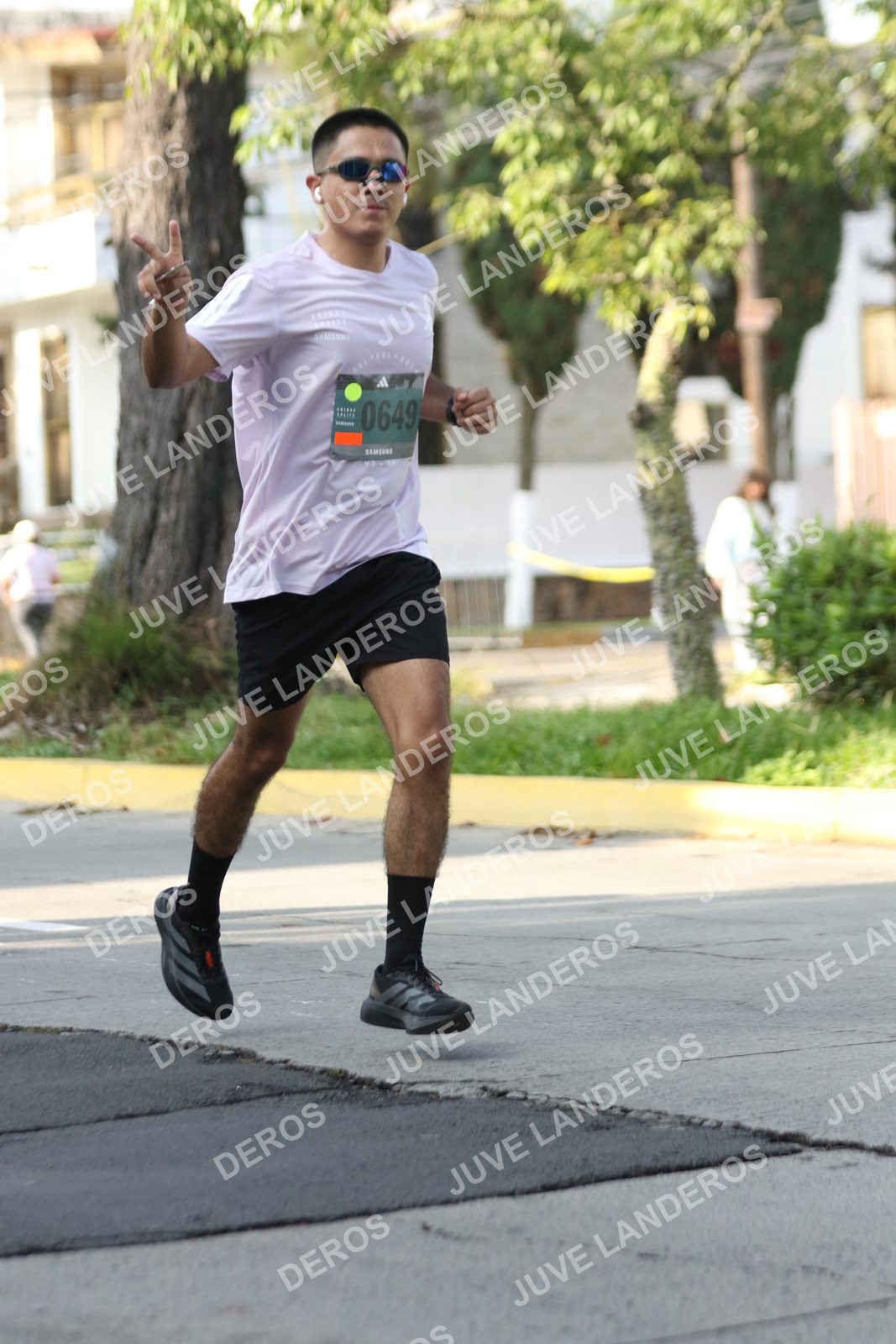 Foto de ADIDAS SPLITS GUADALAJARA 15K / 30K en Av. San Ignacio esquina Av. Ignacio L. Vallarta, Zapopan a las 08:27 · dorsal 649