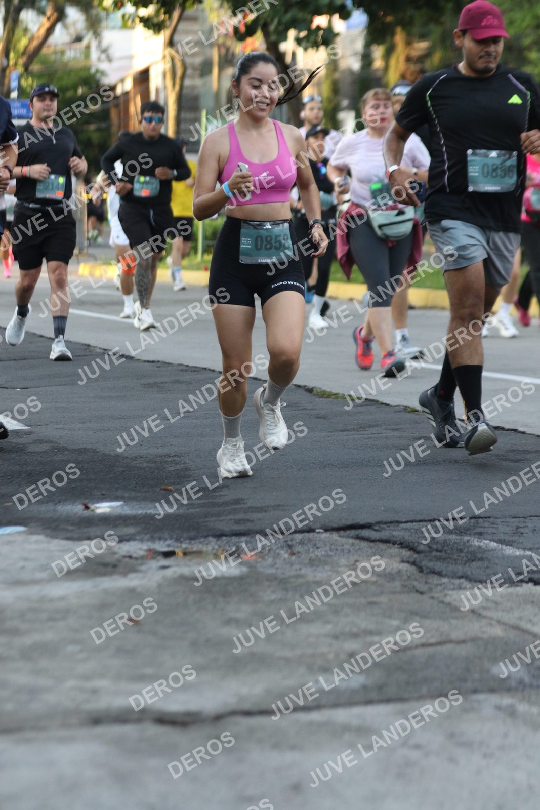 Foto de ADIDAS SPLITS GUADALAJARA 15K / 30K en Av. San Ignacio esquina Av. Ignacio L. Vallarta, Zapopan a las 07:15 · dorsal 836, 858