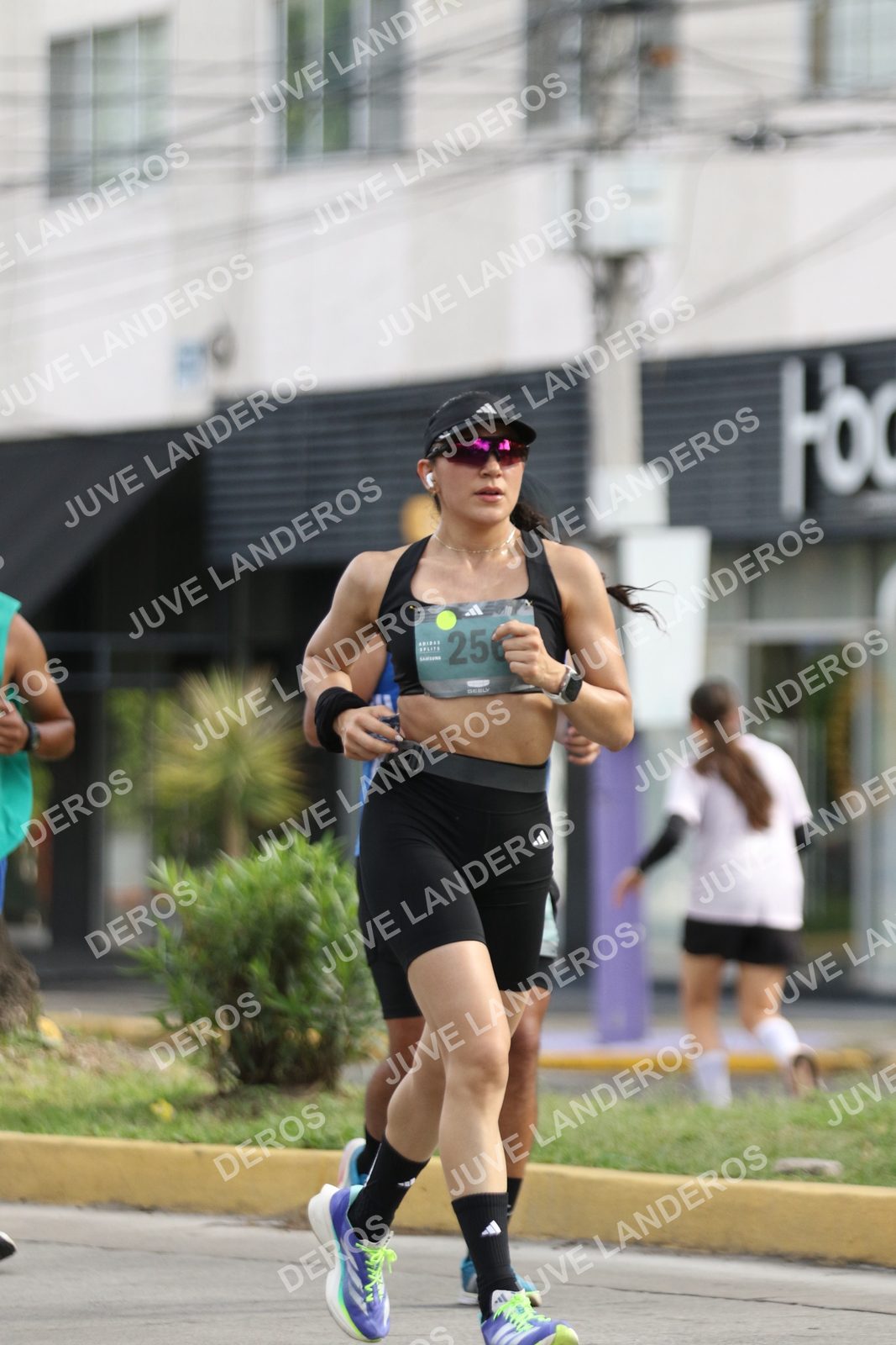 Foto de ADIDAS SPLITS GUADALAJARA 15K / 30K en Av. San Ignacio esquina Av. Ignacio L. Vallarta, Zapopan a las 09:02