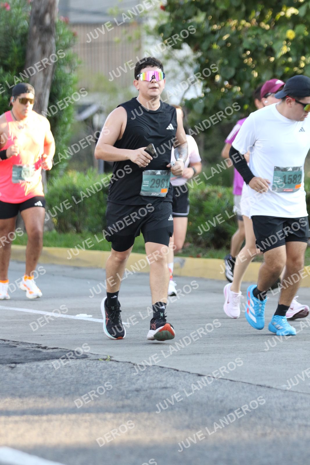 Foto de ADIDAS SPLITS GUADALAJARA 15K / 30K en Av. San Ignacio esquina Av. Ignacio L. Vallarta, Zapopan a las 07:49 · dorsal 1582, 2981