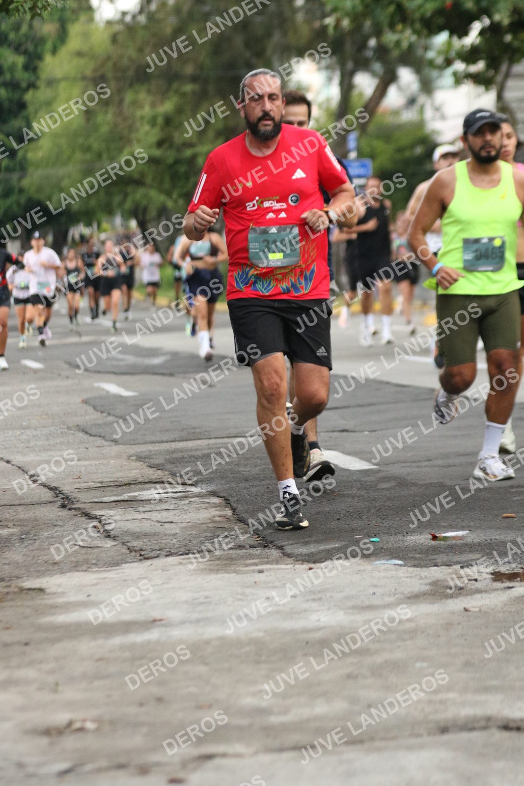 Foto de ADIDAS SPLITS GUADALAJARA 15K / 30K en Av. San Ignacio esquina Av. Ignacio L. Vallarta, Zapopan a las 06:54 · dorsal 3199, 21