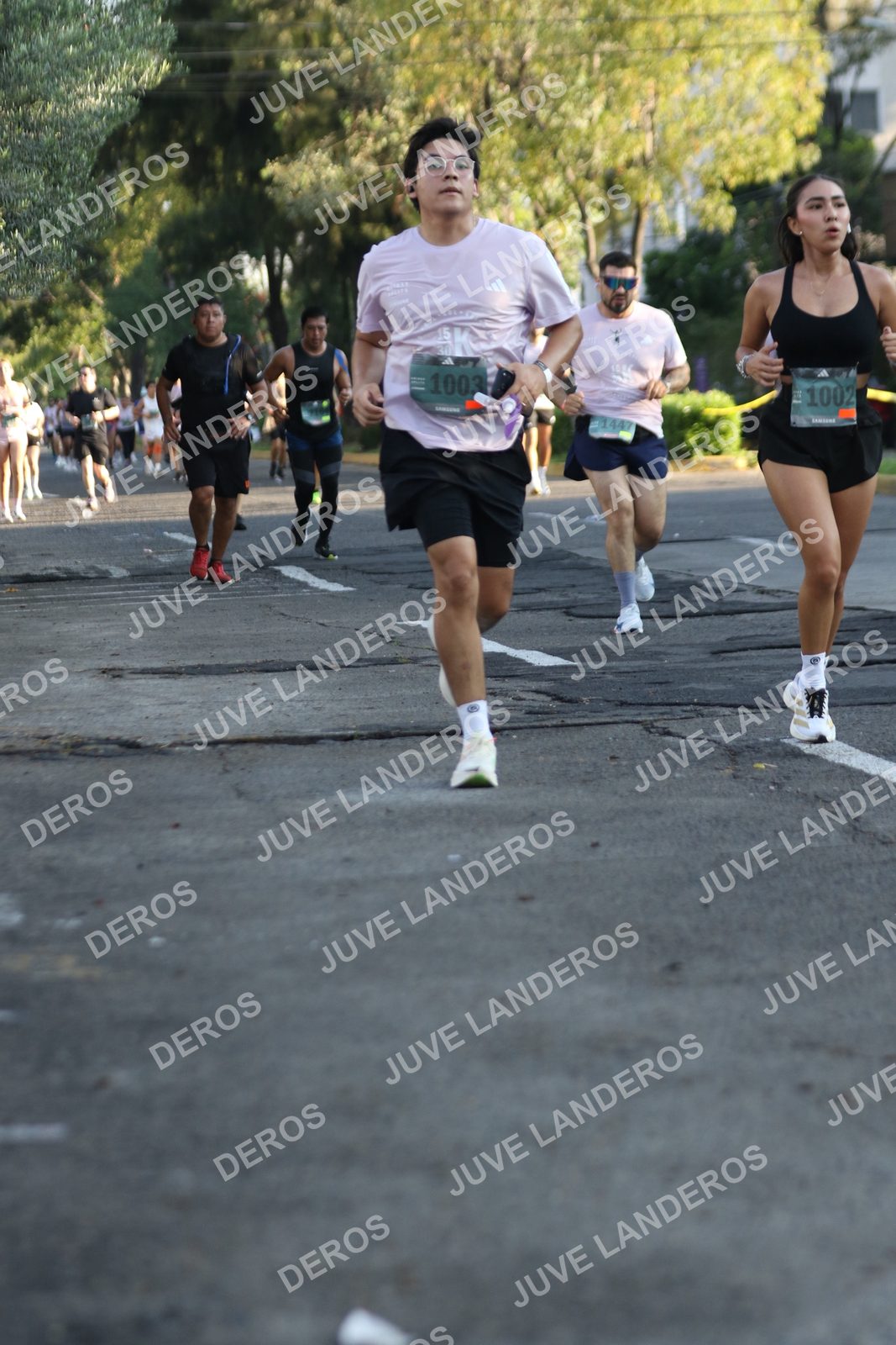 Foto de ADIDAS SPLITS GUADALAJARA 15K / 30K en Av. San Ignacio esquina Av. Ignacio L. Vallarta, Zapopan a las 07:45 · dorsal 1002, 1003, 15