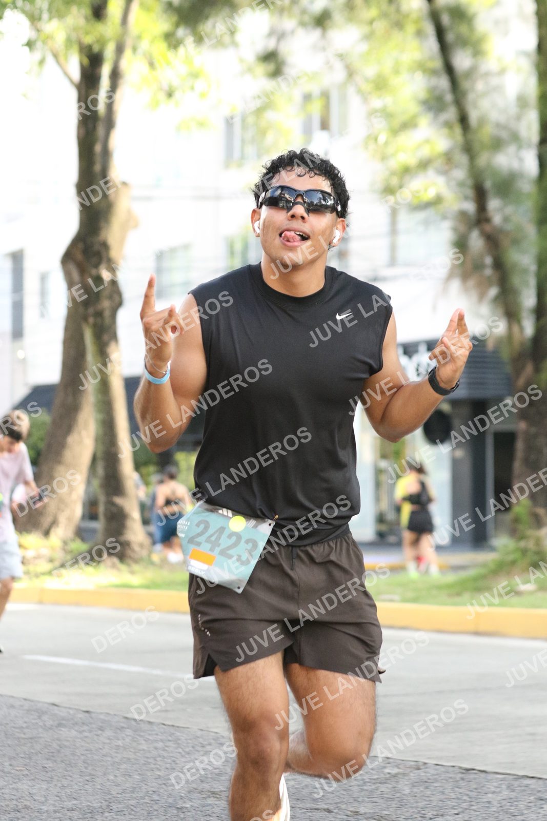 Foto de ADIDAS SPLITS GUADALAJARA 15K / 30K en Av. San Ignacio esquina Av. Ignacio L. Vallarta, Zapopan a las 08:39 · dorsal 2423