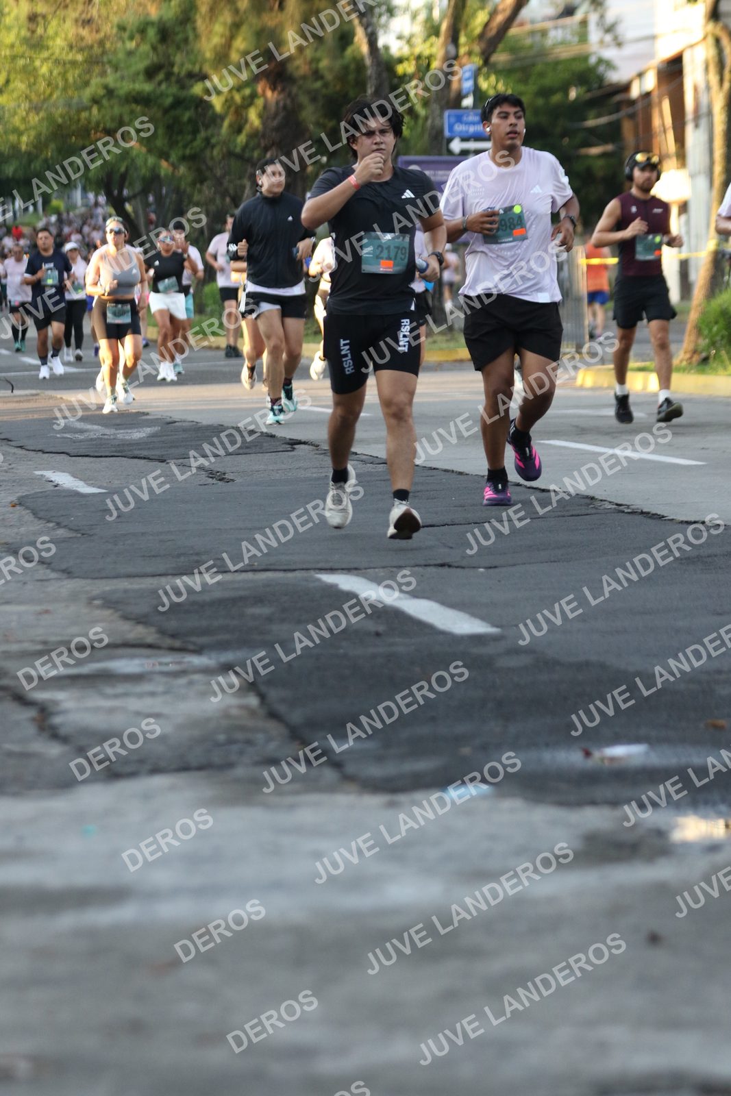 Foto de ADIDAS SPLITS GUADALAJARA 15K / 30K en Av. San Ignacio esquina Av. Ignacio L. Vallarta, Zapopan a las 07:17 · dorsal 2179, 984
