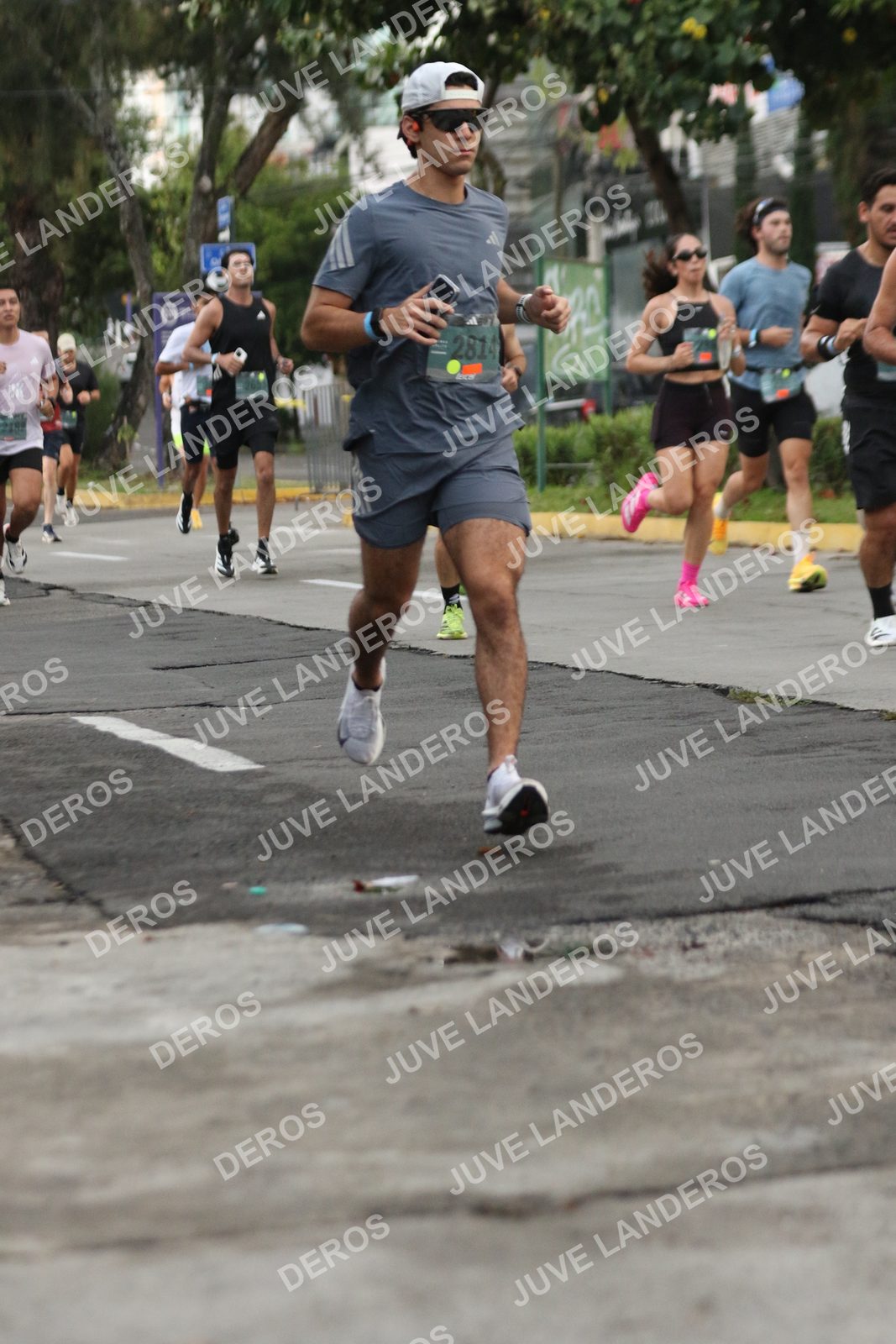 Foto de ADIDAS SPLITS GUADALAJARA 15K / 30K en Av. San Ignacio esquina Av. Ignacio L. Vallarta, Zapopan a las 06:54 · dorsal 2814