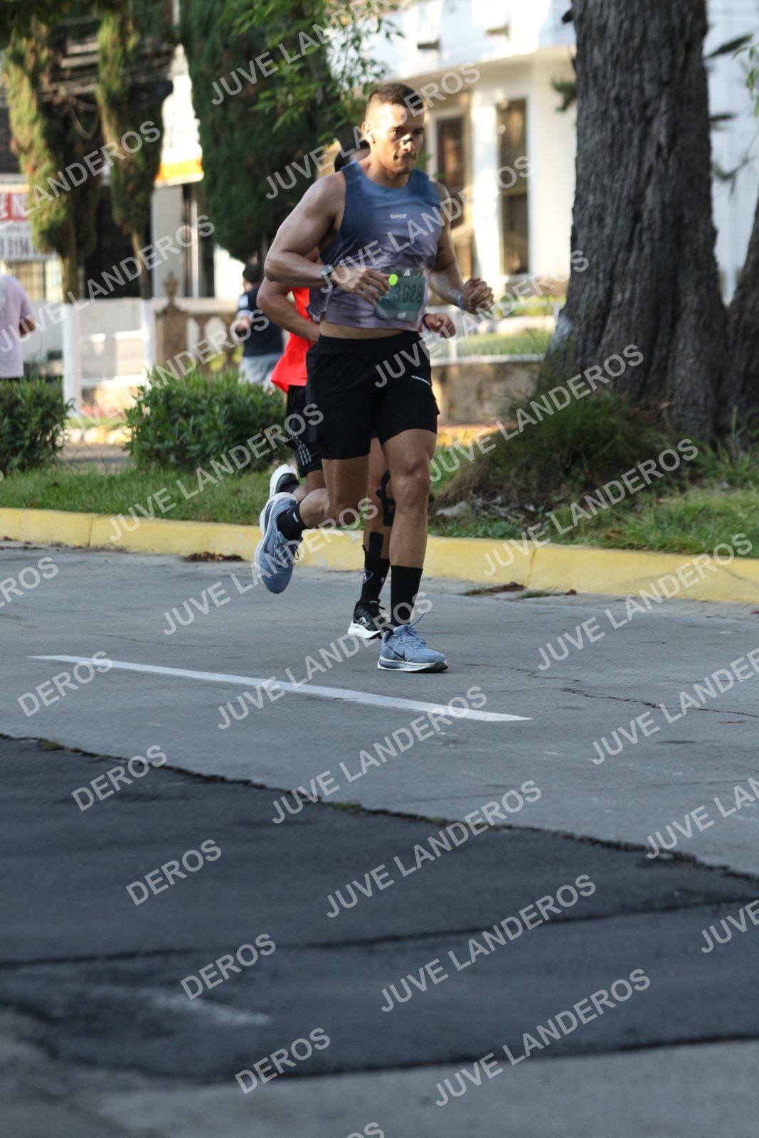 Foto de ADIDAS SPLITS GUADALAJARA 15K / 30K en Av. San Ignacio esquina Av. Ignacio L. Vallarta, Zapopan a las 08:02 · dorsal 3156