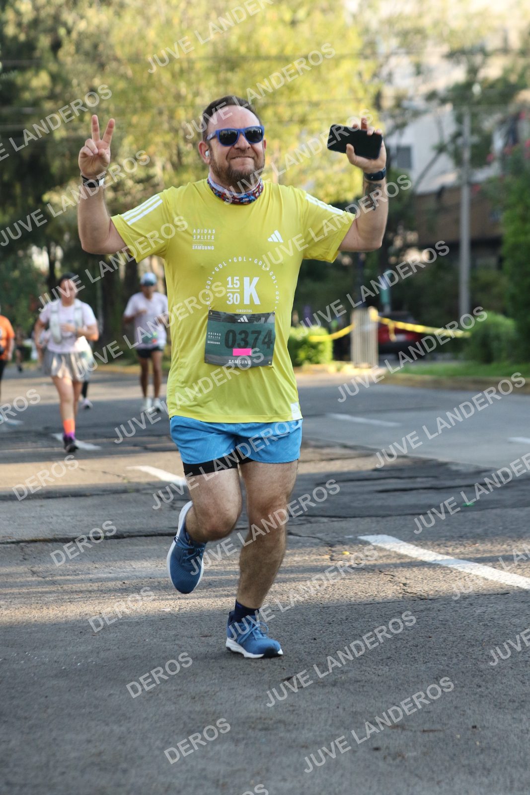 Foto de ADIDAS SPLITS GUADALAJARA 15K / 30K en Av. San Ignacio esquina Av. Ignacio L. Vallarta, Zapopan a las 07:53 · dorsal 374, 15, 30, 100