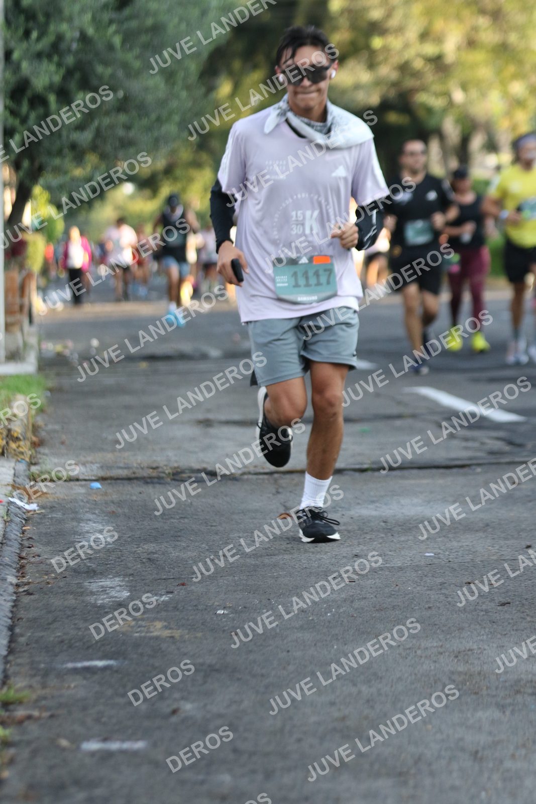 Foto de ADIDAS SPLITS GUADALAJARA 15K / 30K en Av. San Ignacio esquina Av. Ignacio L. Vallarta, Zapopan a las 07:34 · dorsal 1117, 30, 15