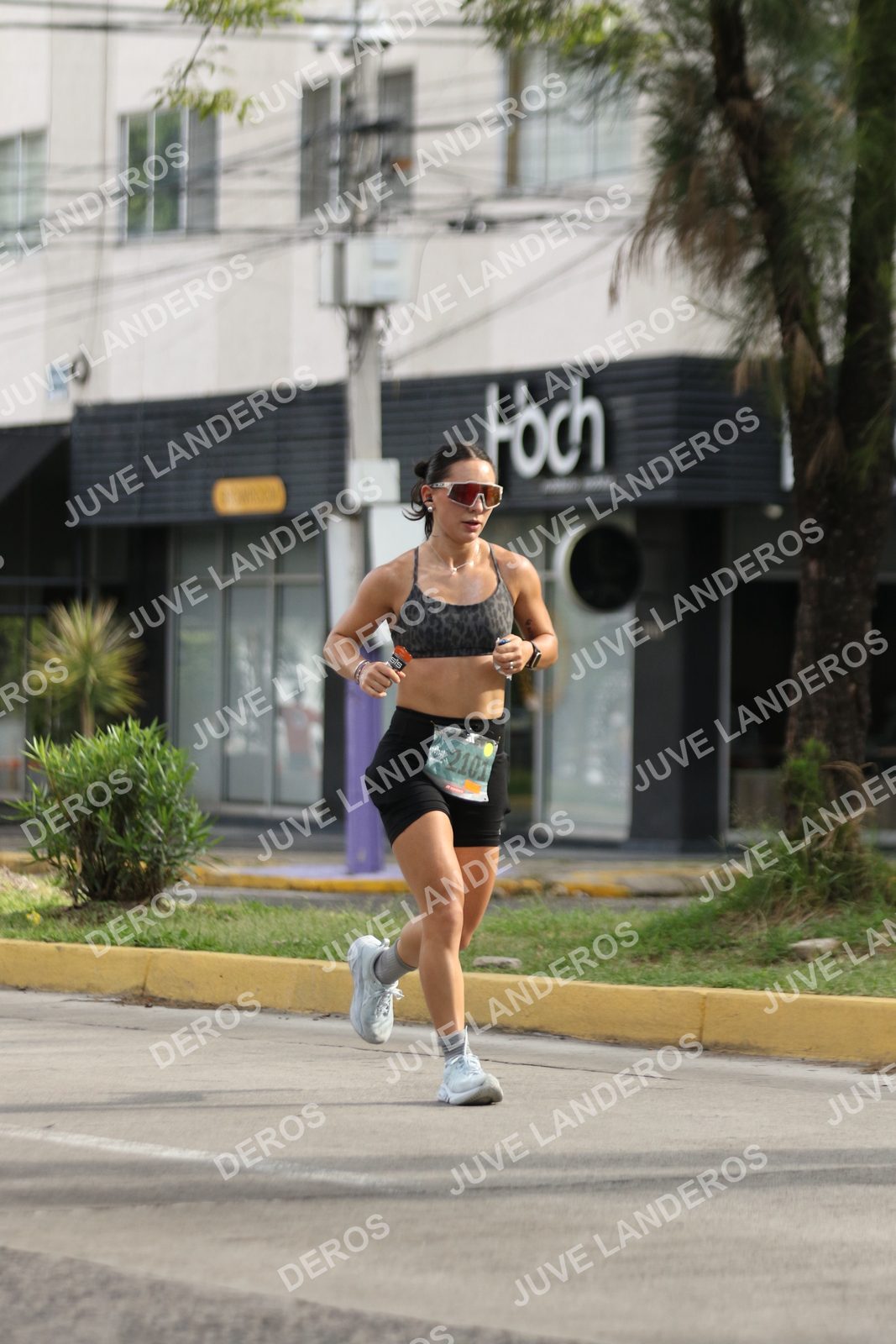 Foto de ADIDAS SPLITS GUADALAJARA 15K / 30K en Av. San Ignacio esquina Av. Ignacio L. Vallarta, Zapopan a las 09:03 · dorsal 2101