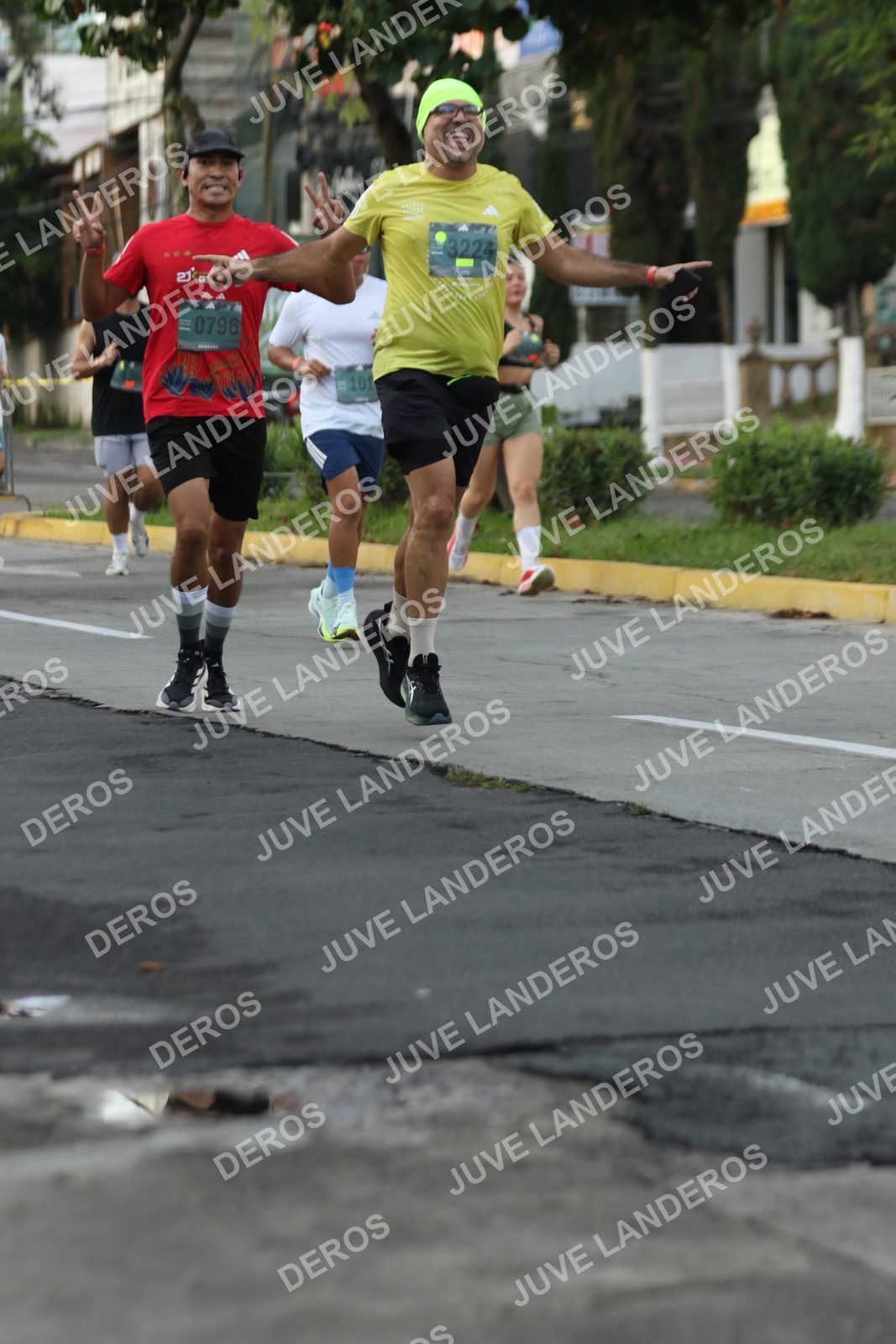 Foto de ADIDAS SPLITS GUADALAJARA 15K / 30K en Av. San Ignacio esquina Av. Ignacio L. Vallarta, Zapopan a las 07:05 · dorsal 796, 3224, 101