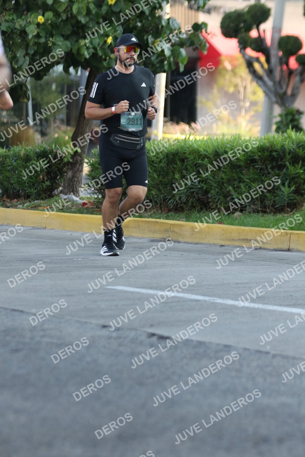 Foto de ADIDAS SPLITS GUADALAJARA 15K / 30K en Av. San Ignacio esquina Av. Ignacio L. Vallarta, Zapopan a las 07:42 · dorsal 2911