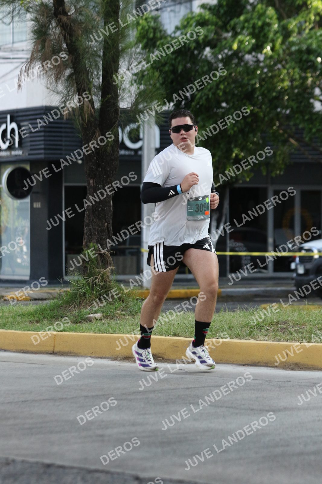 Foto de ADIDAS SPLITS GUADALAJARA 15K / 30K en Av. San Ignacio esquina Av. Ignacio L. Vallarta, Zapopan a las 08:42 · dorsal 3096