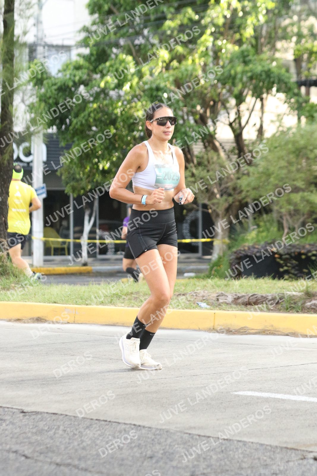 Foto de ADIDAS SPLITS GUADALAJARA 15K / 30K en Av. San Ignacio esquina Av. Ignacio L. Vallarta, Zapopan a las 08:37 · dorsal 2029