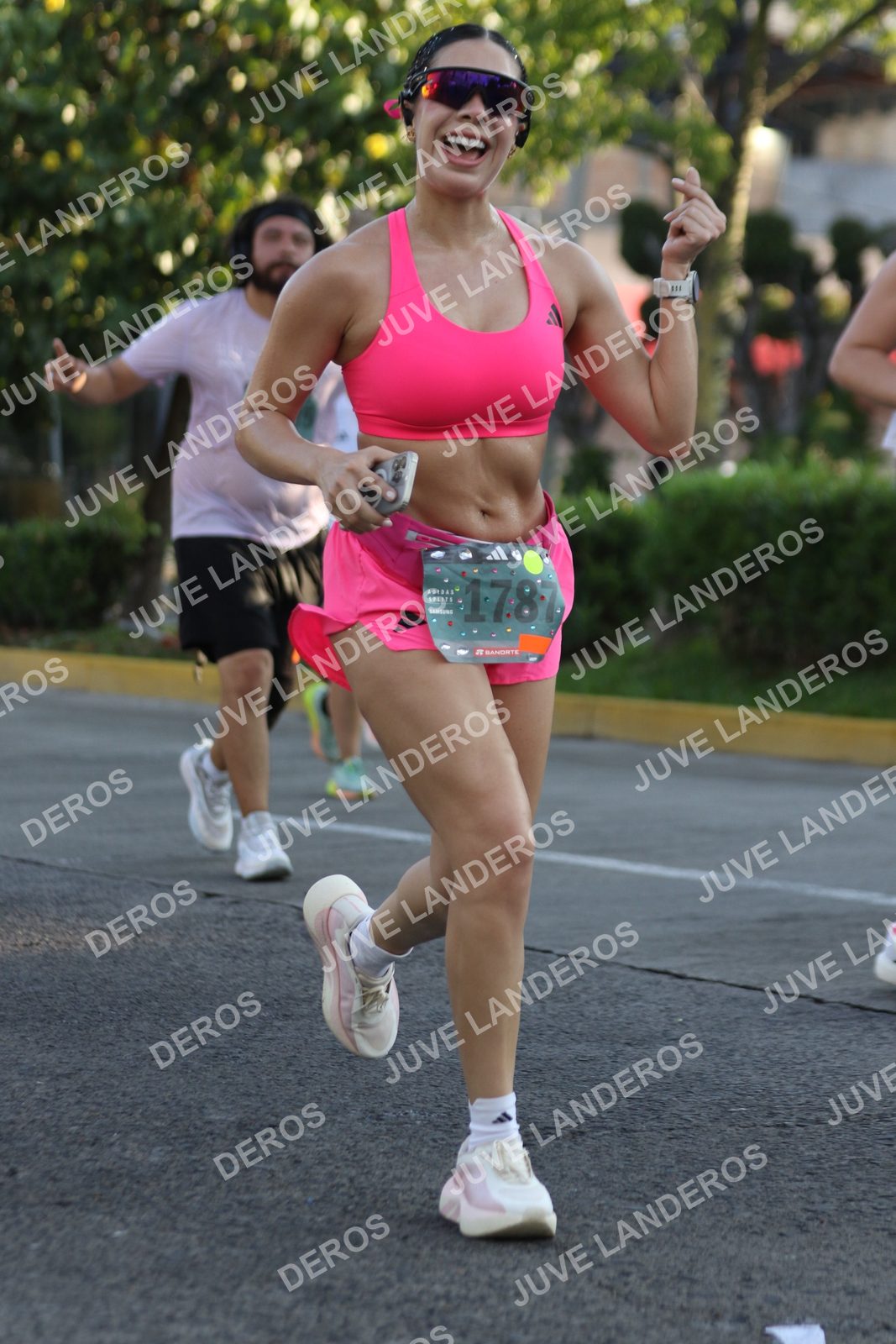 Foto de ADIDAS SPLITS GUADALAJARA 15K / 30K en Av. San Ignacio esquina Av. Ignacio L. Vallarta, Zapopan a las 07:49 · dorsal 1787