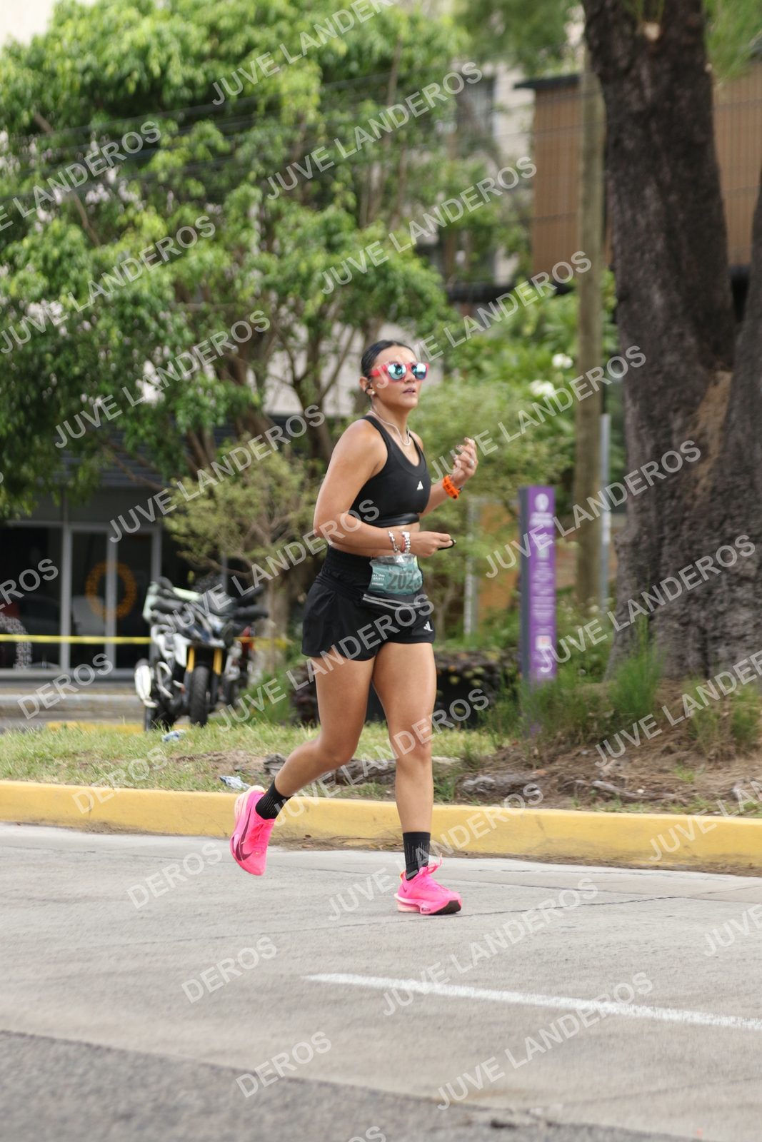 Foto de ADIDAS SPLITS GUADALAJARA 15K / 30K en Av. San Ignacio esquina Av. Ignacio L. Vallarta, Zapopan a las 09:08 · dorsal 2020