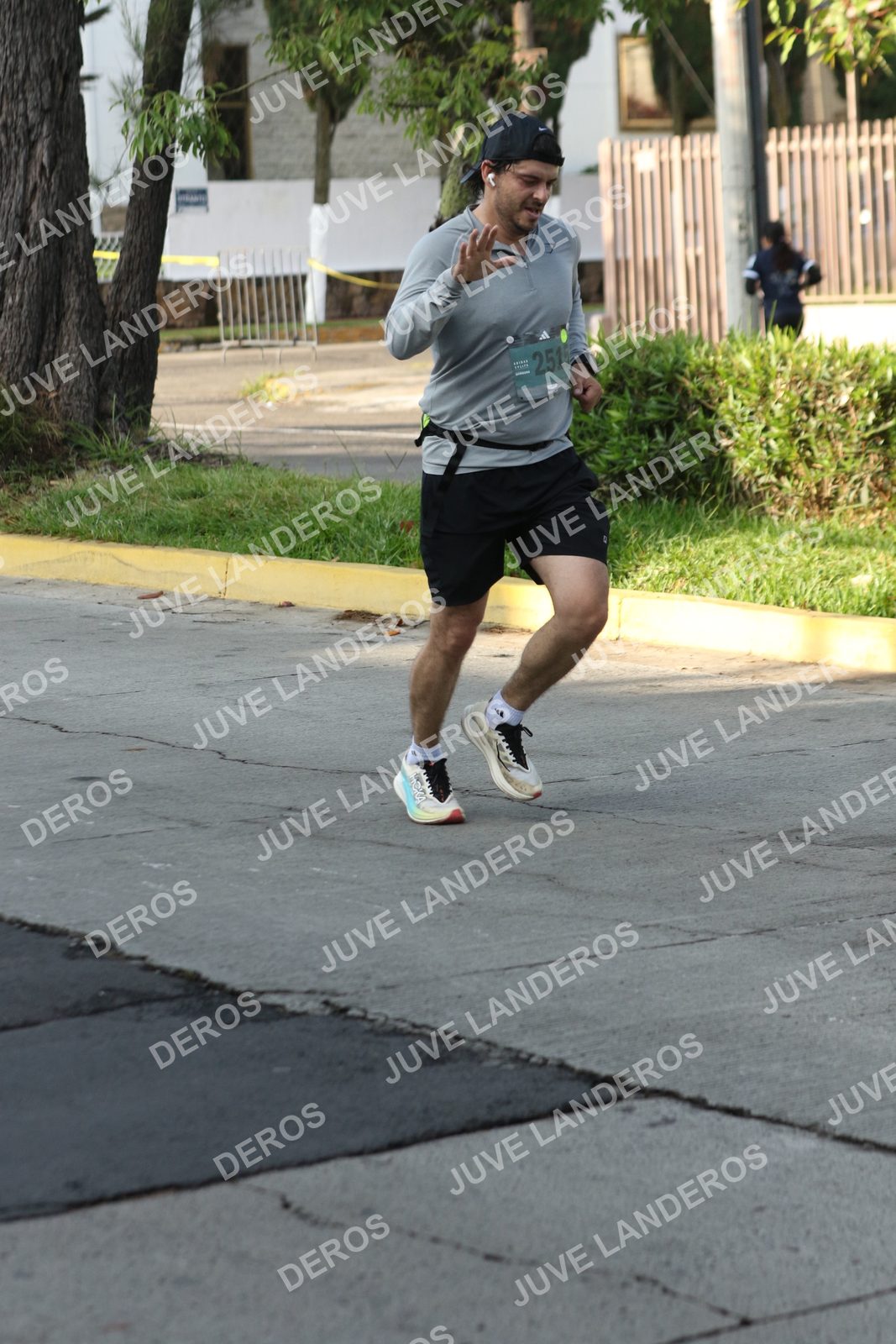 Foto de ADIDAS SPLITS GUADALAJARA 15K / 30K en Av. San Ignacio esquina Av. Ignacio L. Vallarta, Zapopan a las 08:13 · dorsal 251